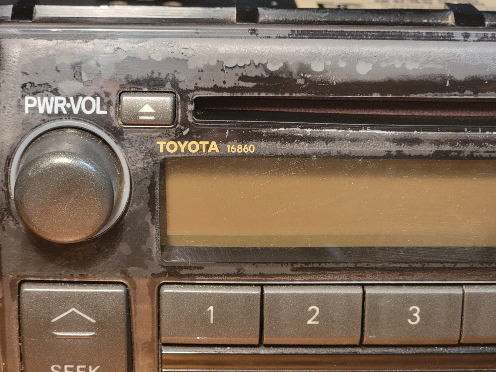 2005 2006 Toyota Camry – OEM Stereo CD Player Radio Receiver 86120-AA160 16860
