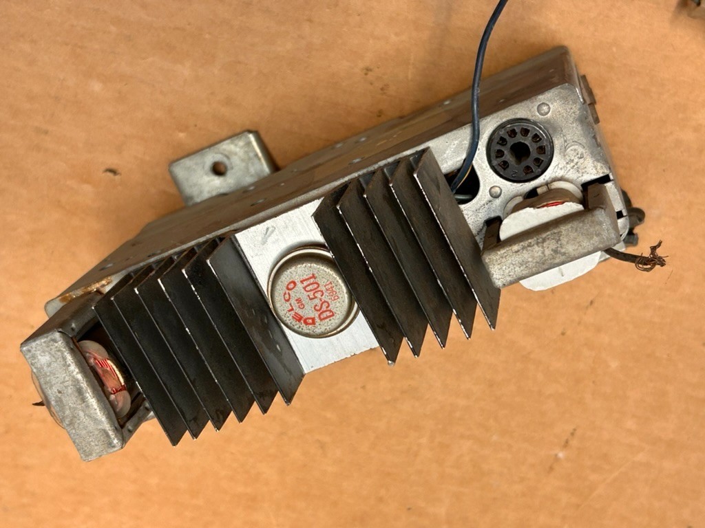 1970 Oldsmobile Factory AM/FM Radio with Amplifier -Not Working- 03BFM1