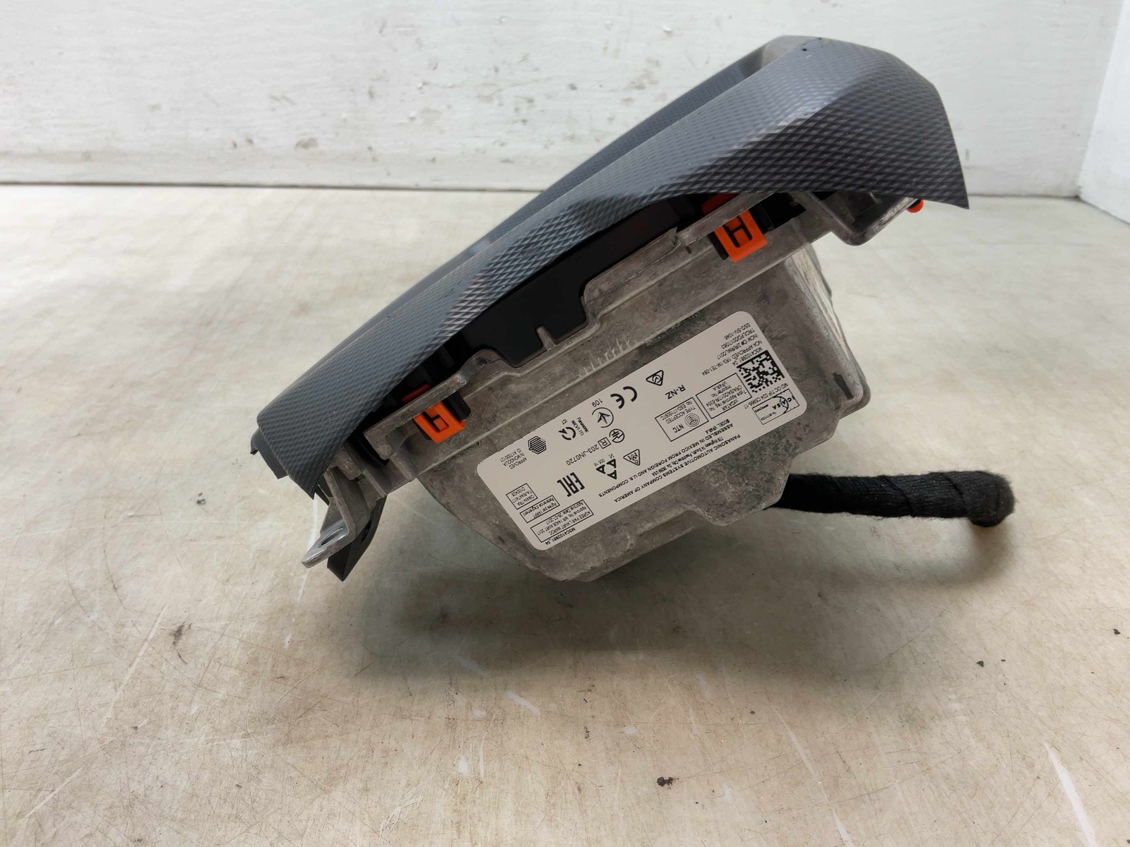 Jeep Wrangler JL OEM 8.4 Touchscreen Radio w U Connect 2018 178705