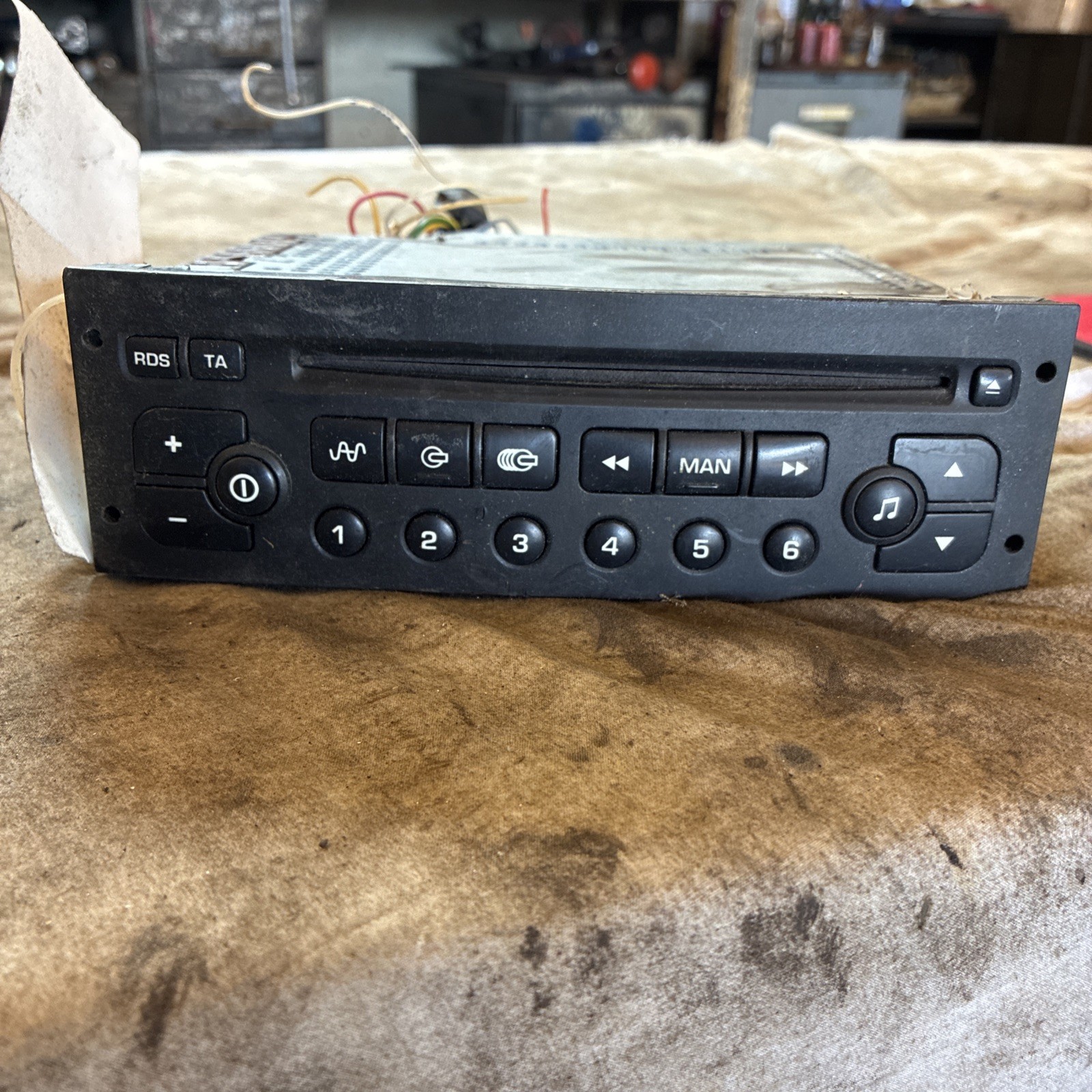 Peugeot 206 Radio CD 1999-02 #75723 Box #30 VDO 964514597700