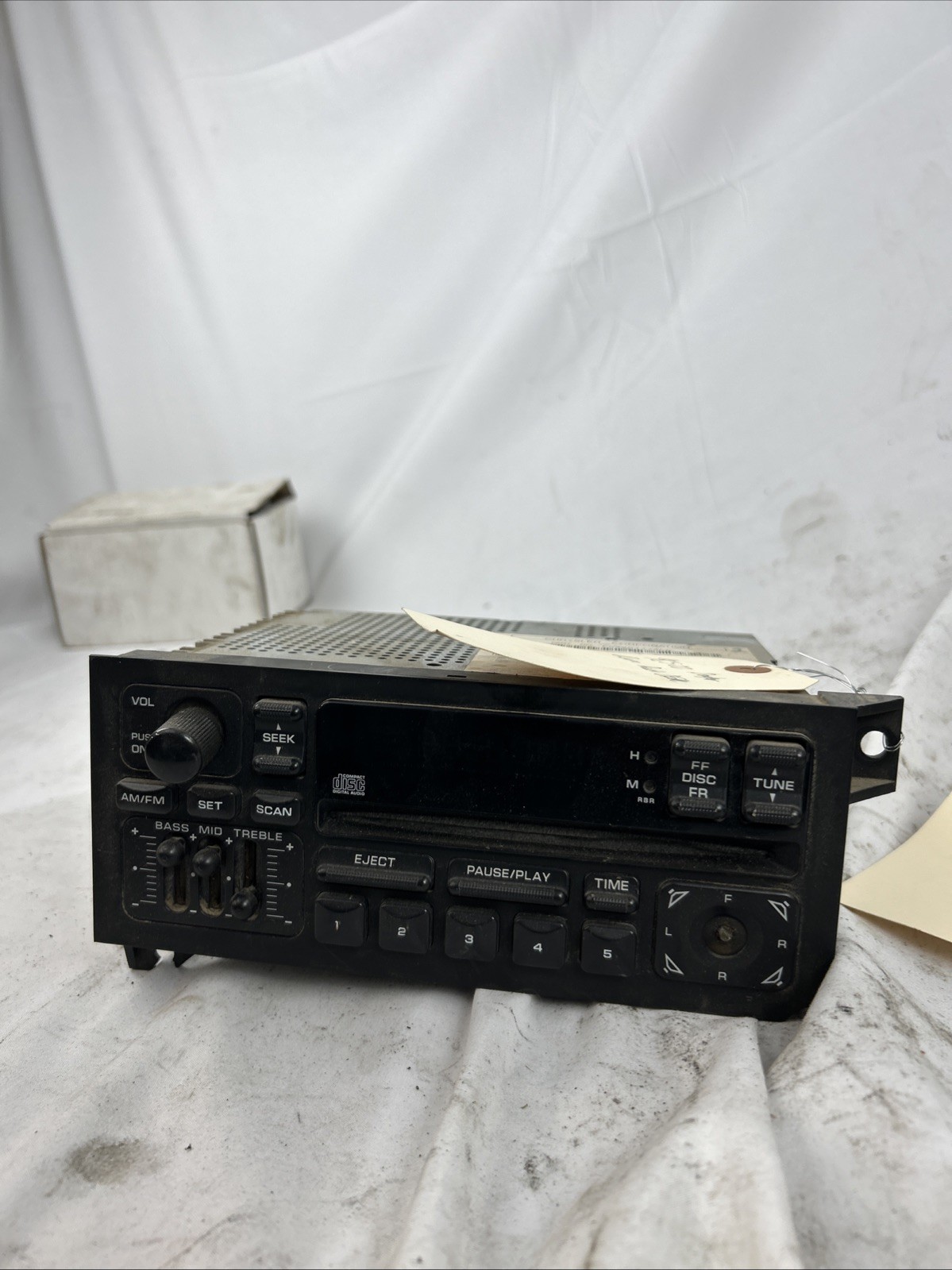 OEM Factory Radio – Dodge Ram 1998.5–2002 P047043738E