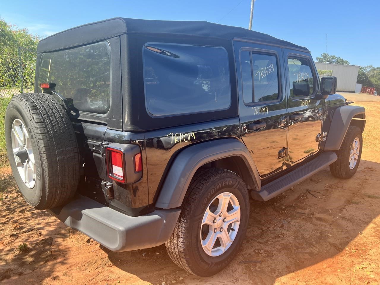 Audio Equipment Radio LHD Display And Receiver Fits 18-20 WRANGLER 104884241