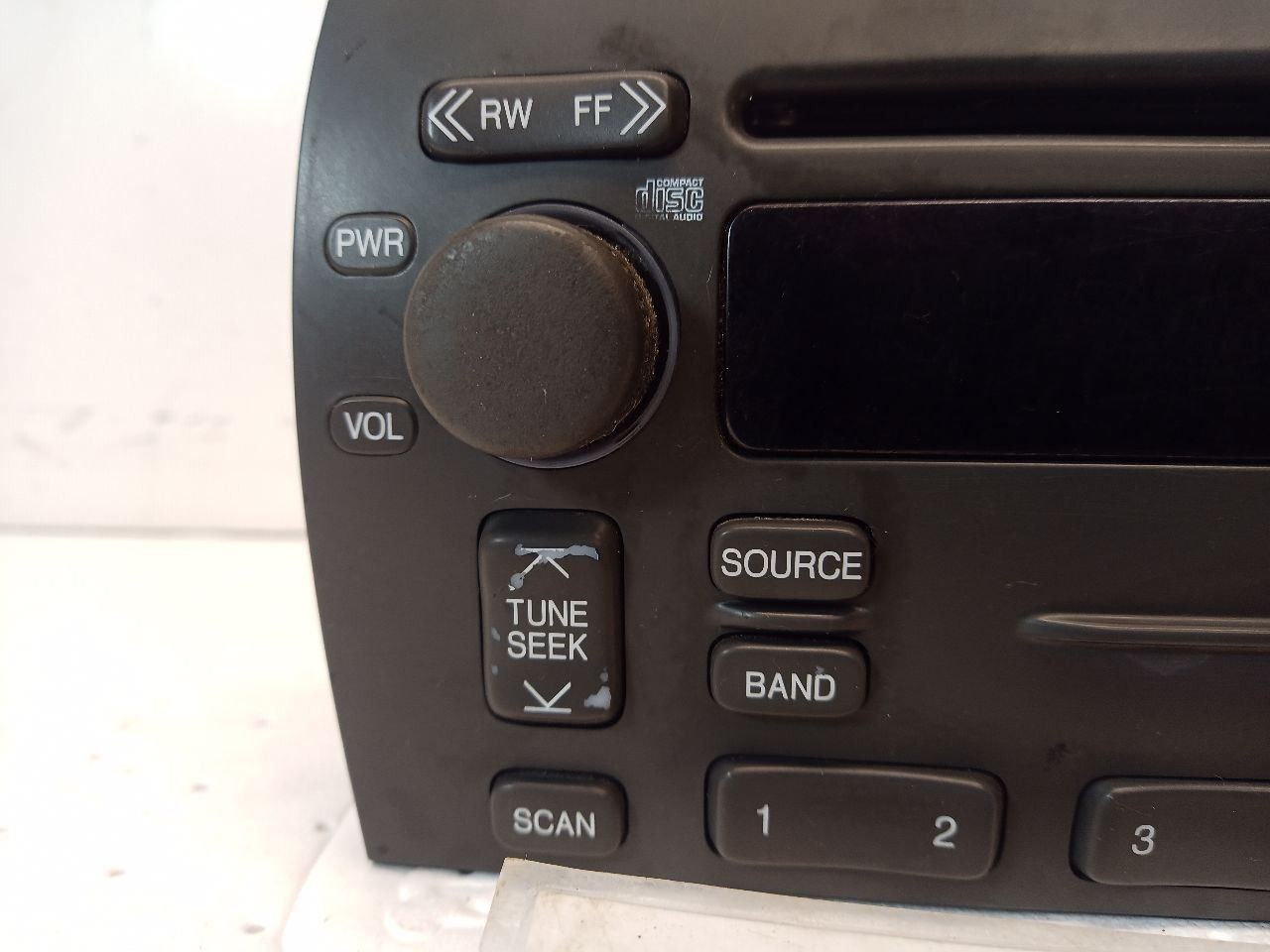 GM 15140912 Radio AM FM Stereo CD Player from 2005 Cadillac DEVILLE 11742510