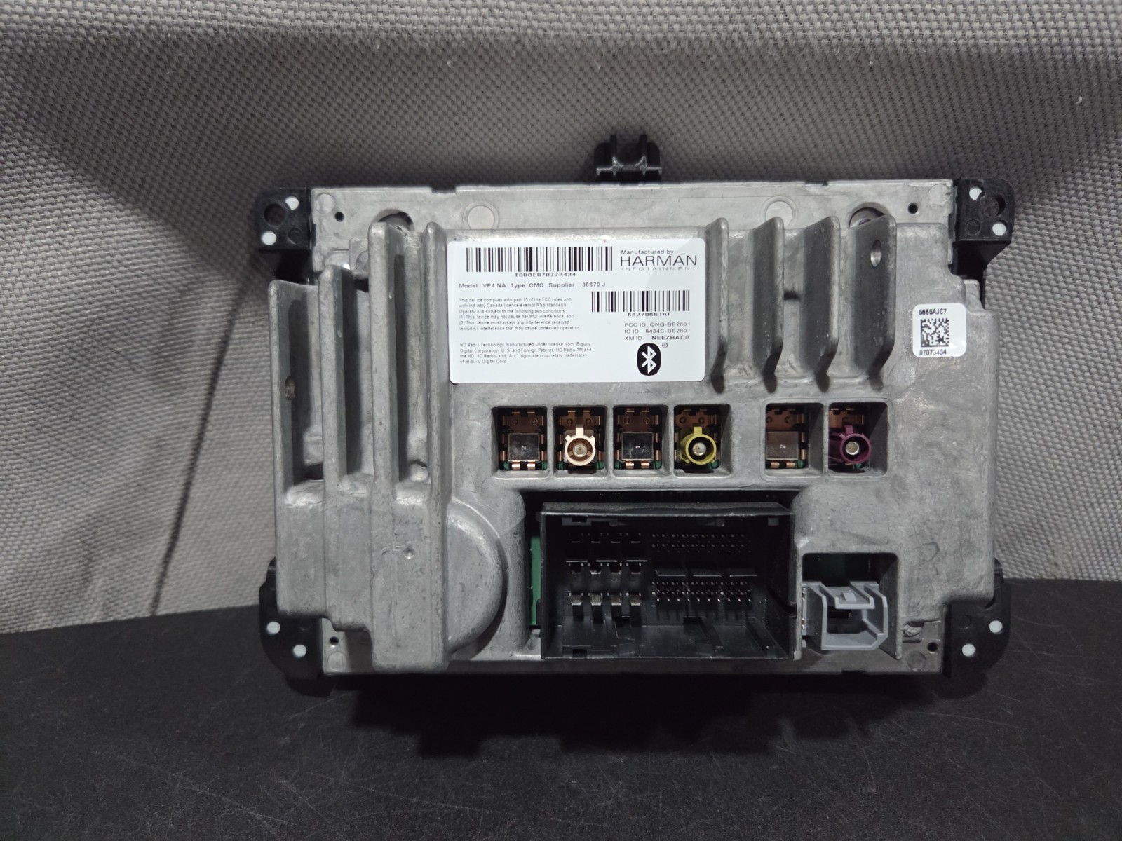 Dodge/Chrysler/Jeep/RAM uConnect GPS NAV VP4 NA 8.4″ by Harman 2013-2019 OEM