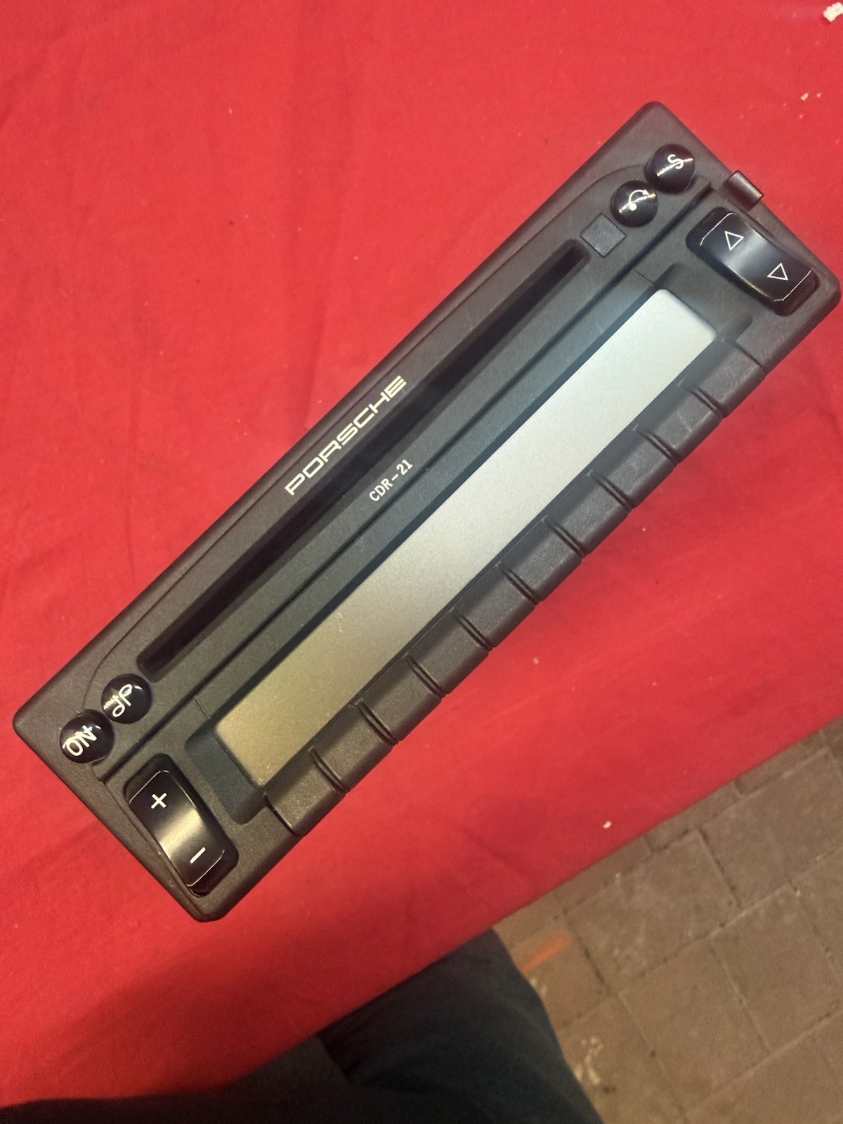 Porsche Cdr-21 Radio SHOOT ME AN OFFER
