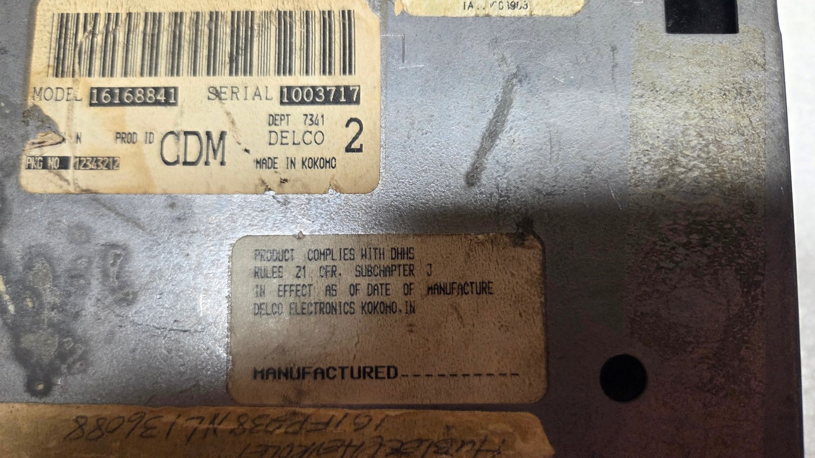 1990-1992 Chevy Camaro Delco LOC II AM/FM CD Radio OEM GM 16168841 yellow text