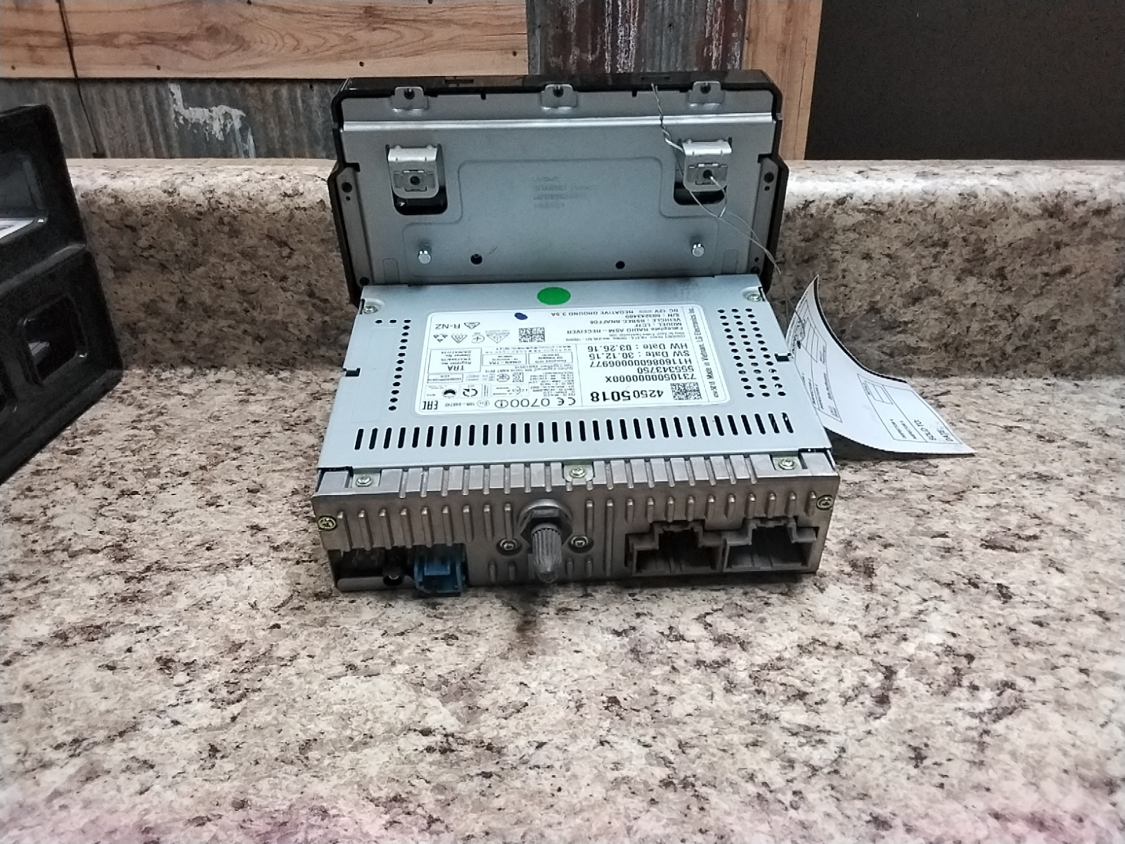 16 CHEVY MALIBU RADIO
