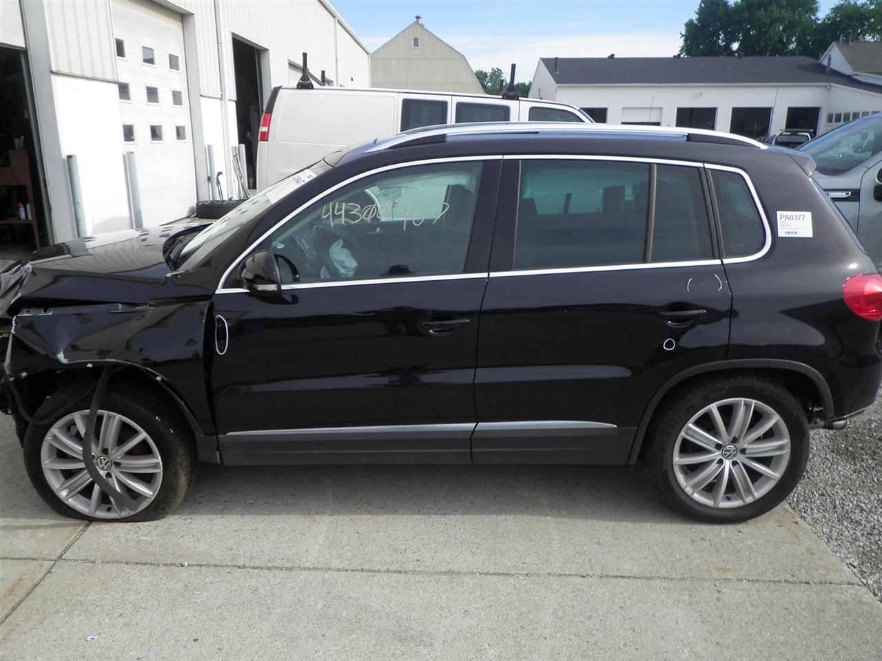 Radio Receiver Am-fm-cd-dvd-navigation Fits 09-17 TIGUAN