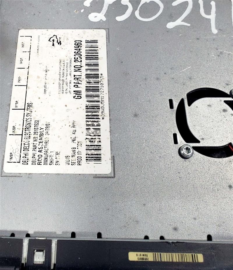Radio US9 With Broken Tab 25864960 OEM 07 08 09 Chevrolet Suburban 1500
