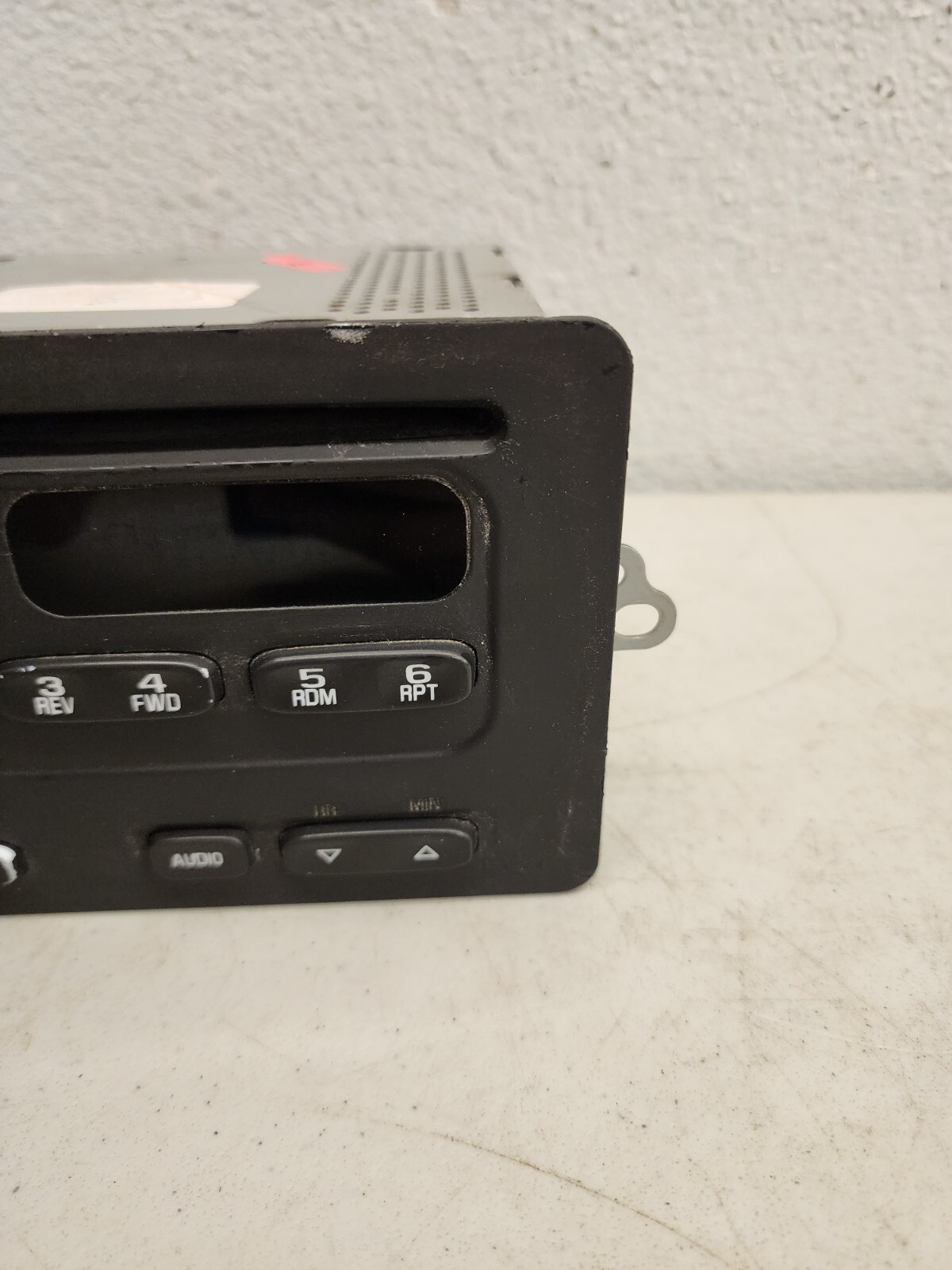 Stereo Radio AM FM CD Player 10315119 Fits 03-05 CHEVROLET CAVALIER B210-107353