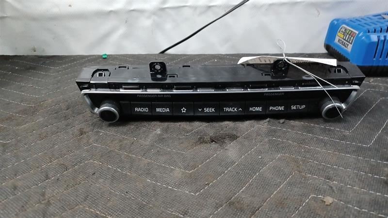 Audio Equipment Radio Control Panel US Market Fits 19-20 OPTIMA 2367664