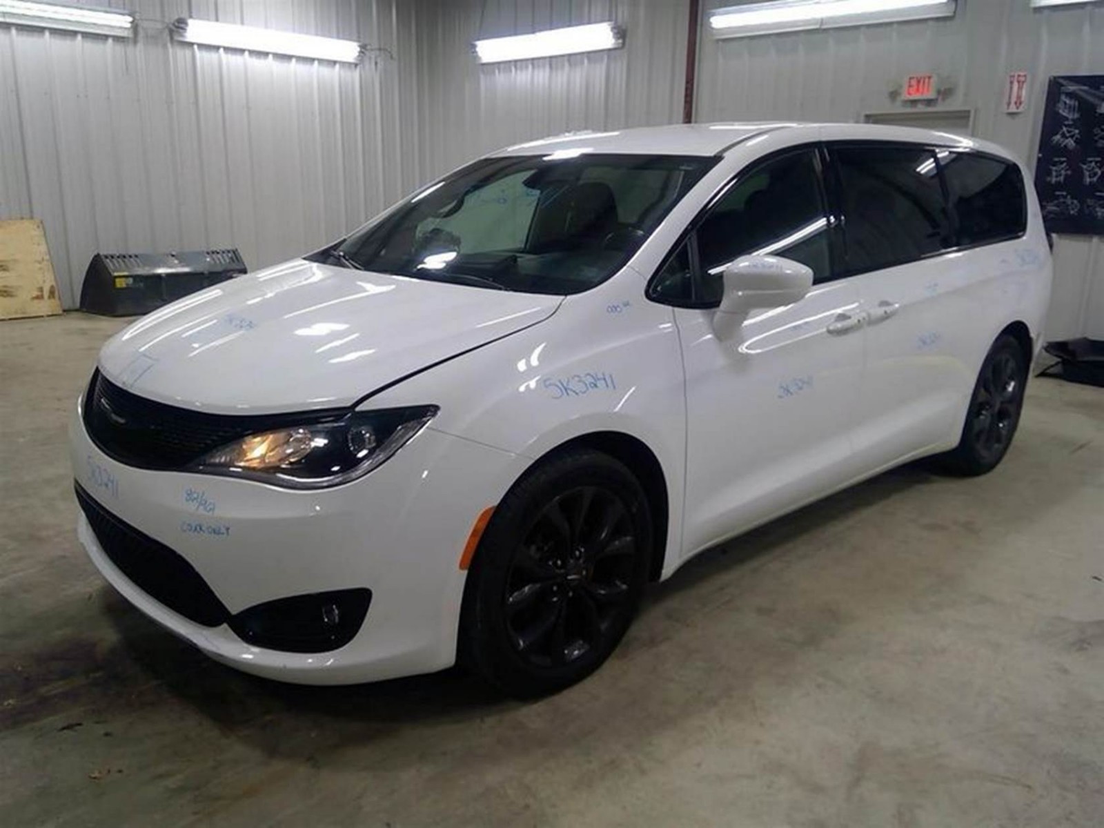 2018-2020 Chrysler Pacifica Radio Information Display Screen Panel 68316174AB