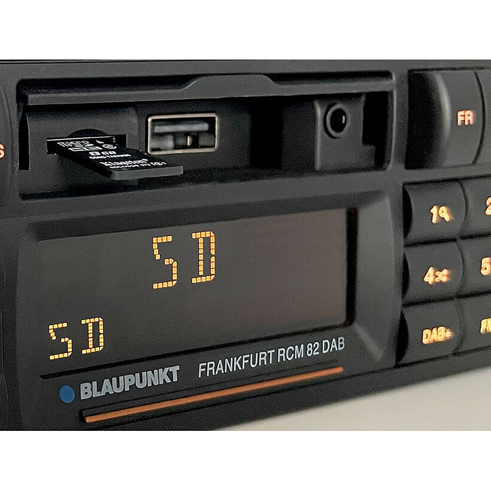 Blaupunkt Frankfurt RCM 82 Retro car stereo radio Bluetooth USB AUX input MP3 NP