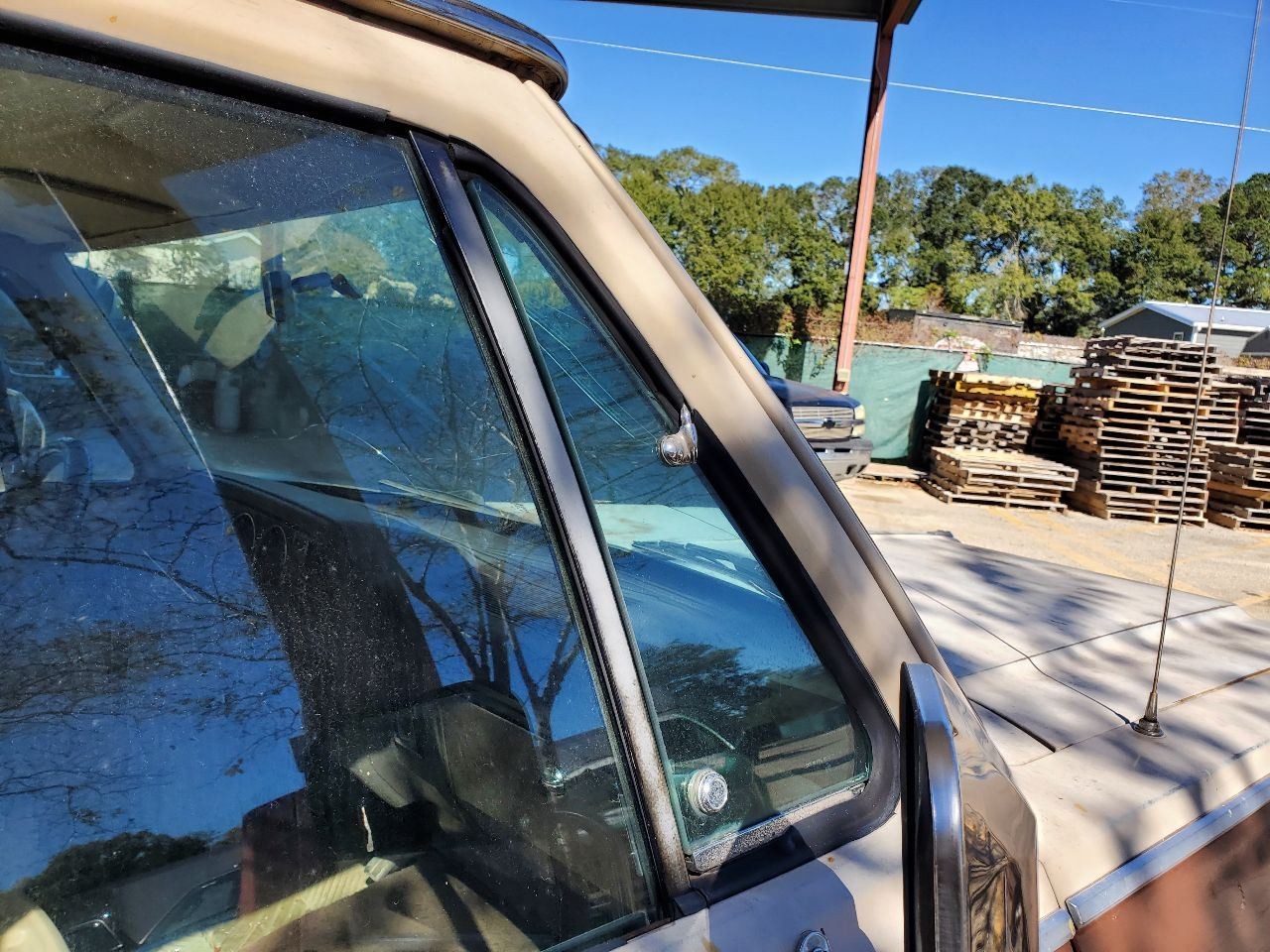 1984 1985 Dodge Ram Charger OEM Radio For Parts Not Working