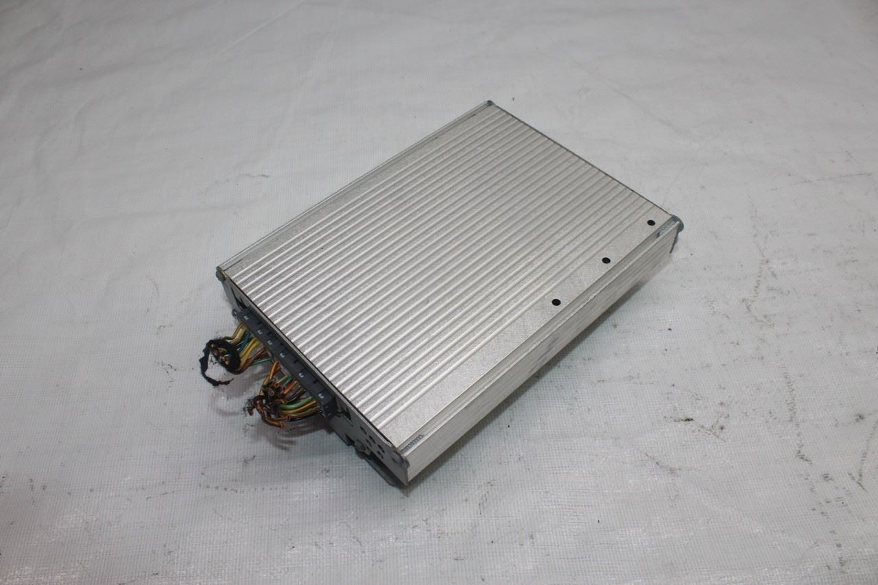 2004 CHRYSLER CROSSFIRE ZH COUPE #438 AMPLIFIER DIGITAL SOUND INFINITY