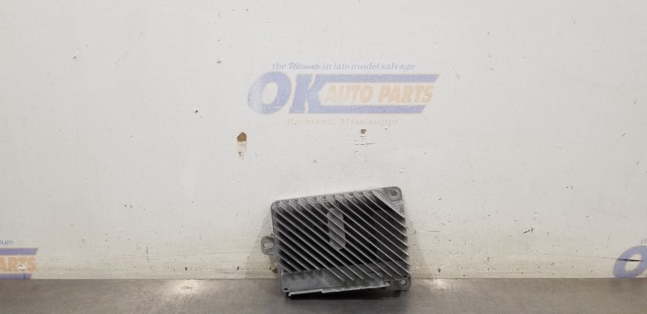 18 CADILLAC ESCALADE RADIO AUDIO AMPLIFIER 84111301
