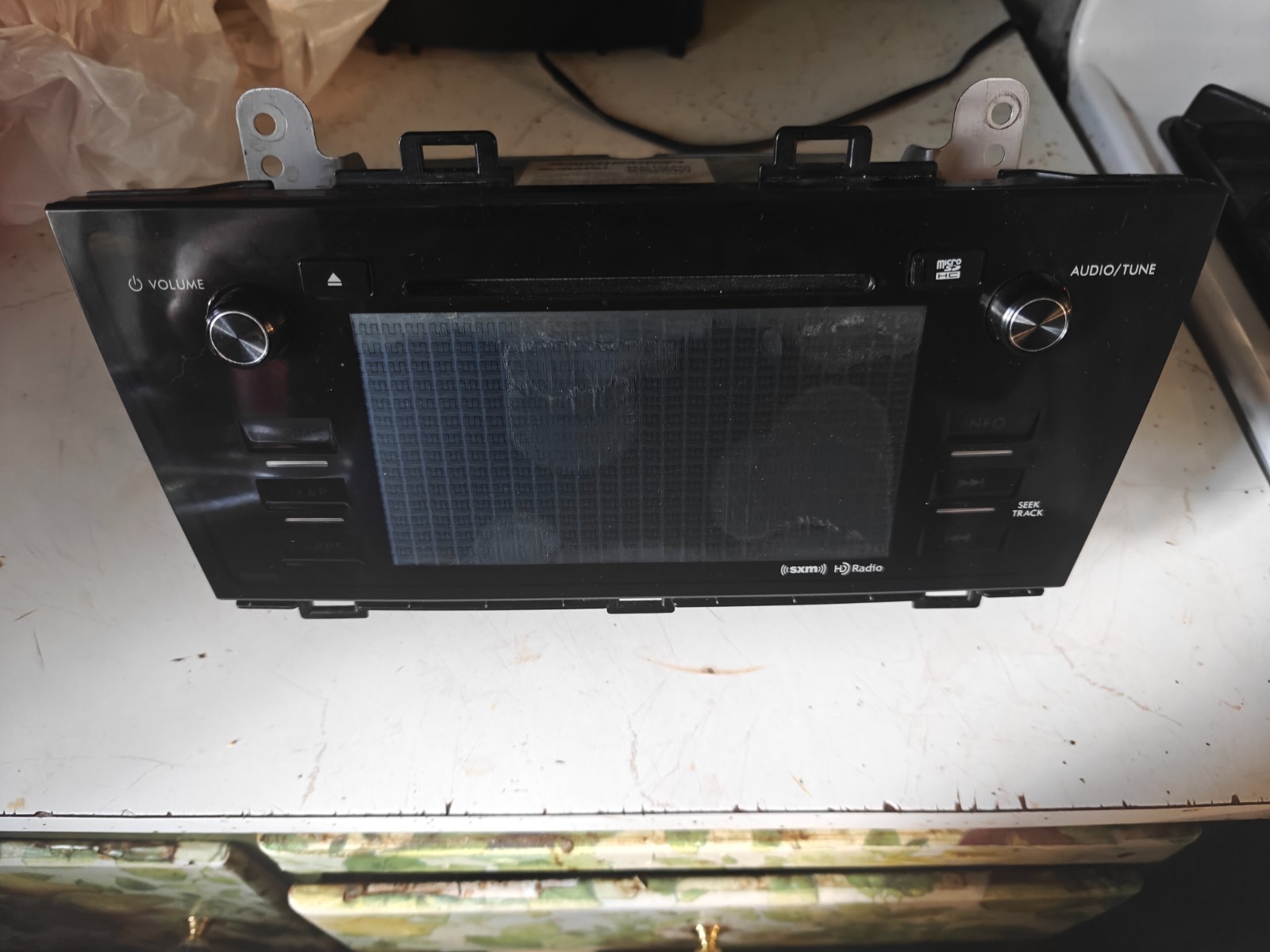 Delaminated Stereo Head Unit for 16 Subaru Legacy and Outback with Harmon Kardon