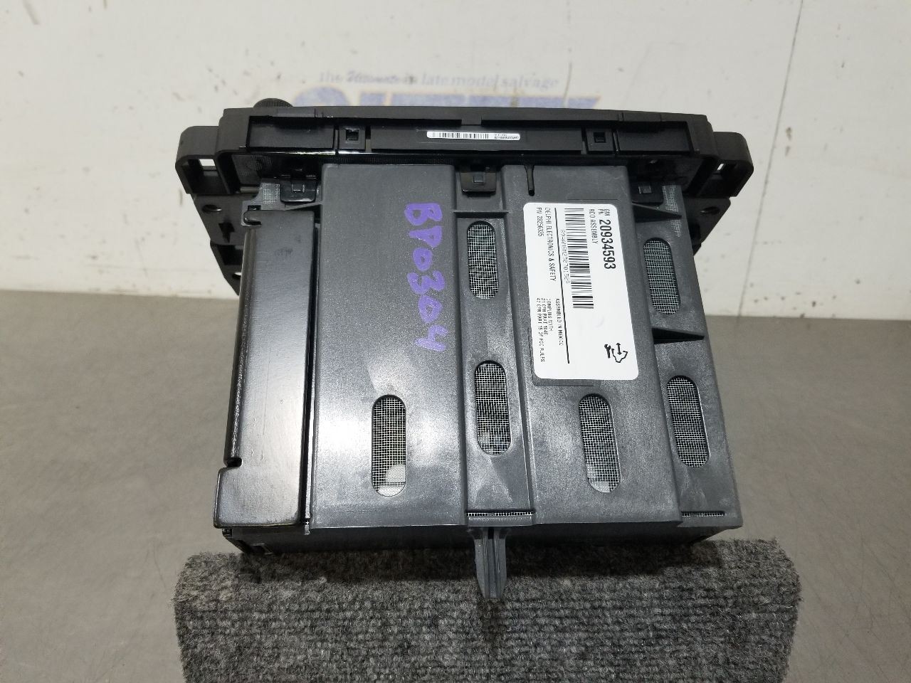 13 2013 CHEVY TAHOE LS RADIO AUDIO RECEIVER AM-FM-STEREO-CD-MP3-USB 20934593