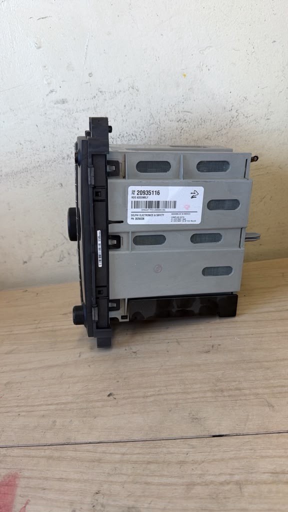 2011 Chevy Traverse LS AM/FM CD Radio Receiver Stereo Head Unit OEM GM H478