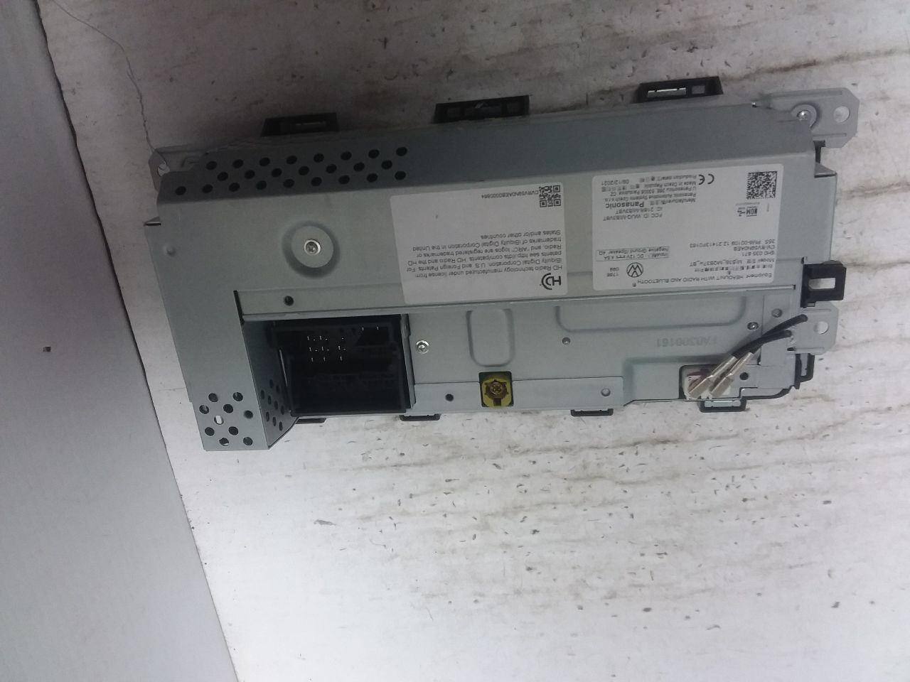 Radio Display Screen And Receiver Fits 22-24 GOLF GTI 5H0035871