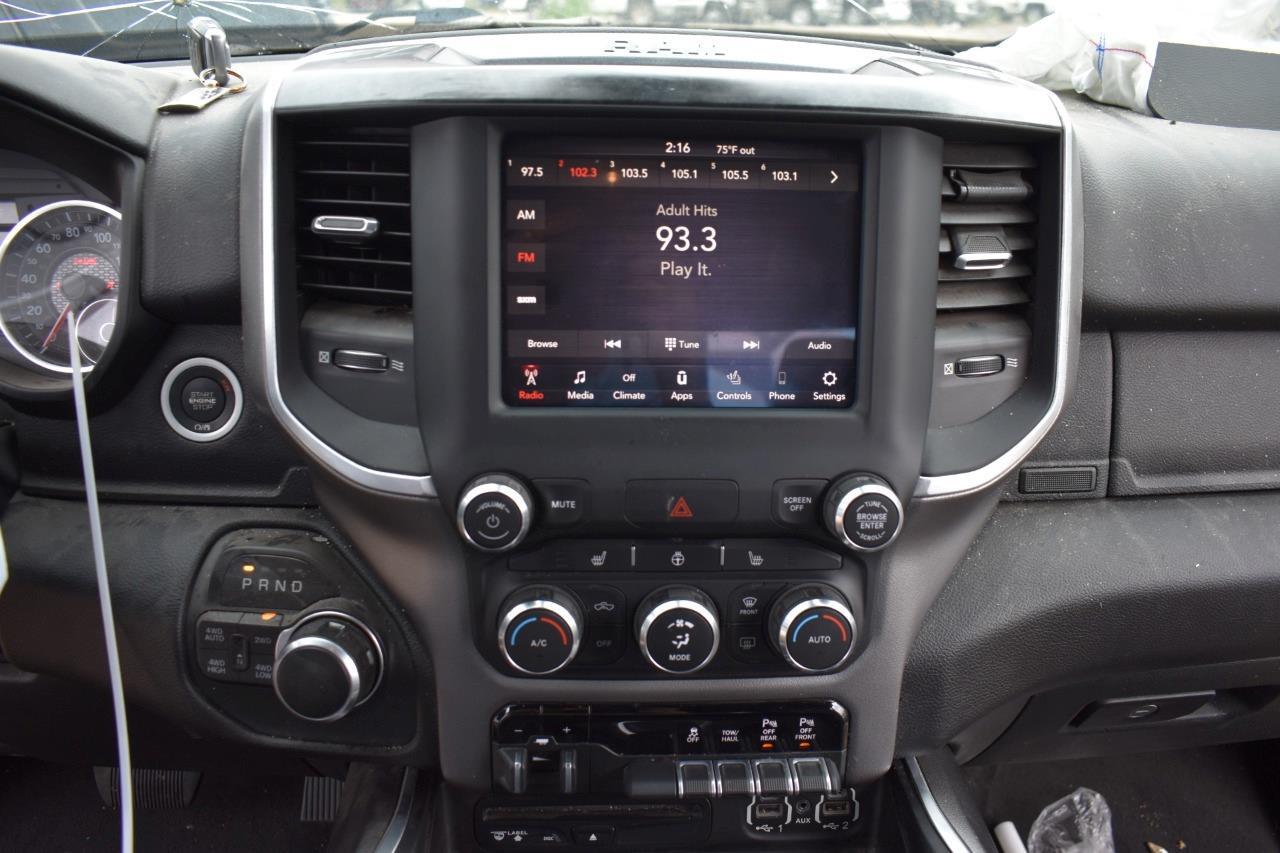 2019 RAM 1500 8.4″ UCONNECT 4 OEM RADIO W/ CONTROL PANEL & RECEIVER UAM NON-NAV