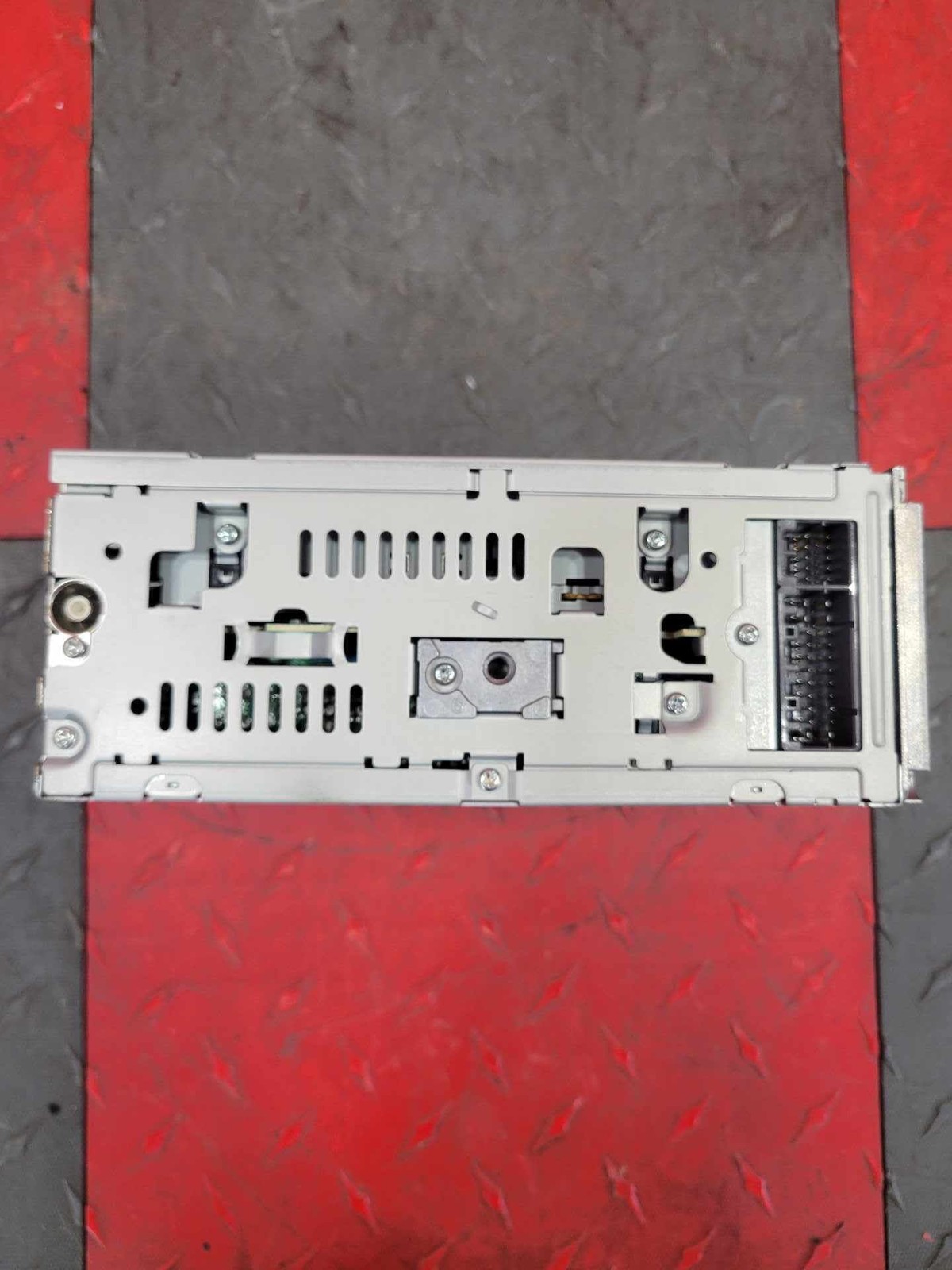 02-04 Dodge Chrysler Jeep Audio Radio Receiver (ID RAZ) (OEM P56038555AF)