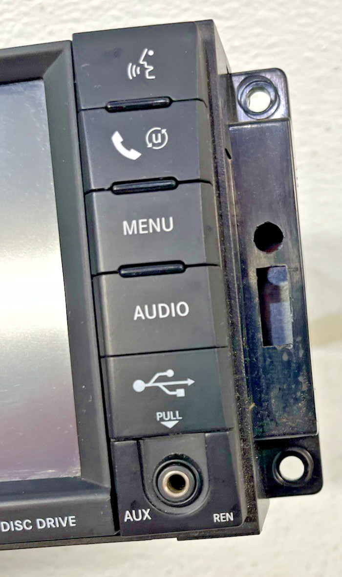 2008-2010 Jeep Wrangler Sirius Radio MP3 WMA JPEG Media REN AUX 20GB HDD Stereo