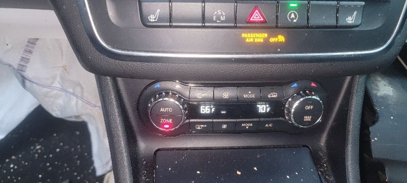 15-17 Mercedes GLA Class GLA 250 Radio 156 Type Knob Control
