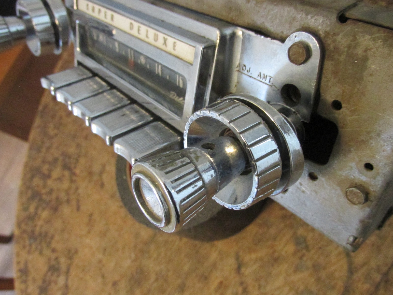ORIGINAL SUPER DELUXE DELCO AM RADIO 1963 1964 PONTIAC CATALINA OR BONNEVILLE
