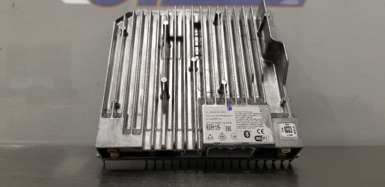 20 GMC SIERRA 2500 RADIO AUDIO RECEIVER 84817043