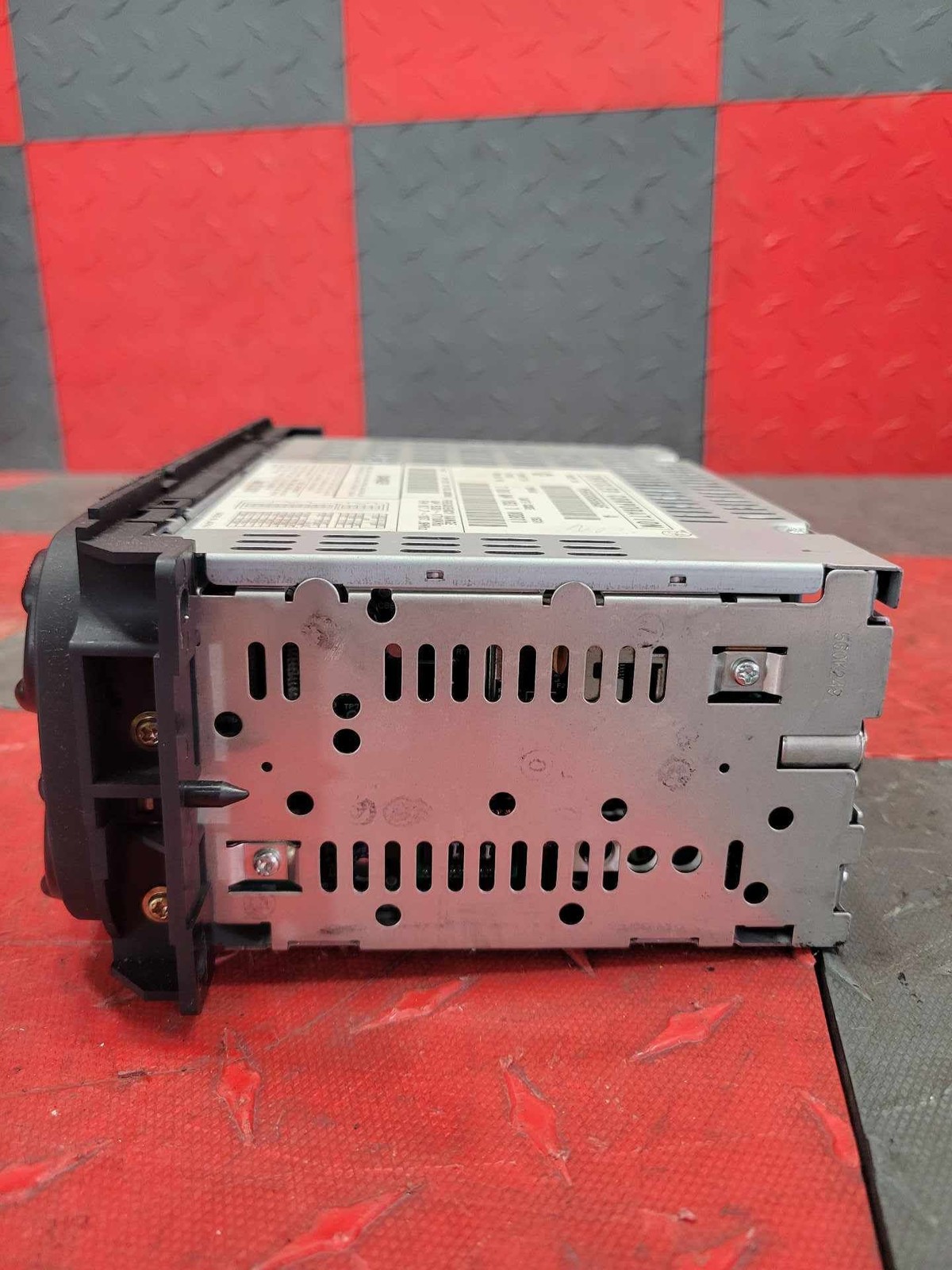 02-04 Dodge Chrysler Jeep Audio Radio Receiver (ID RAZ) (OEM P56038555AF)