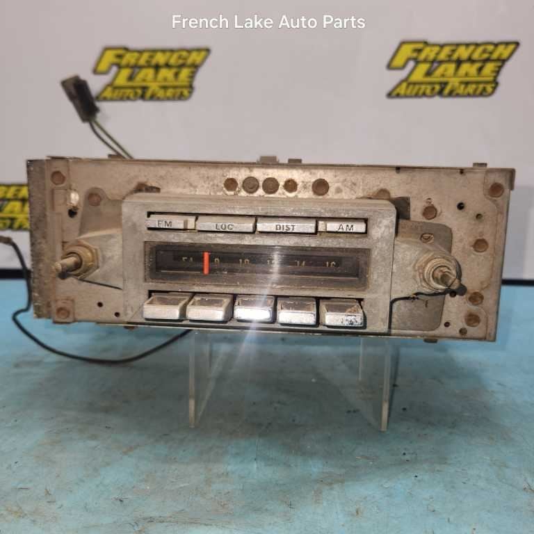 UNTESTED PARTS RADIO “MODEL 419” Fits 1967 IMPERIAL 1240191
