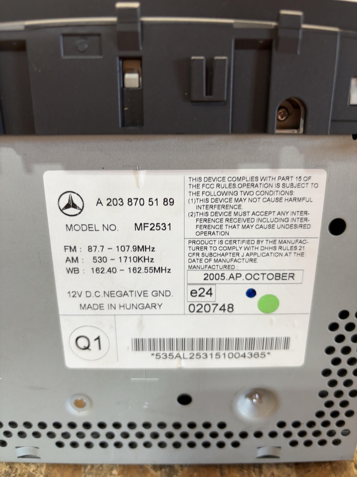 01 02 03 04 05 06 07 MERCEDES C-CLASS Audio & Visual Equip. (radio) 203820258680