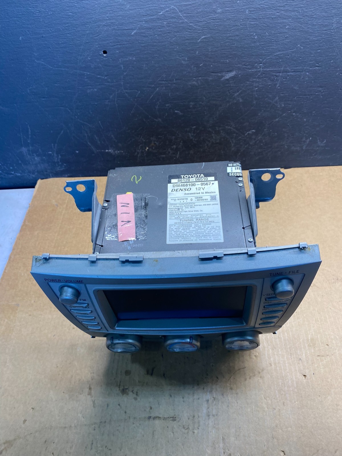 2010 2011 Toyota Camry Radio AM/FM CD Player Climate Control OEM ac6937 DG