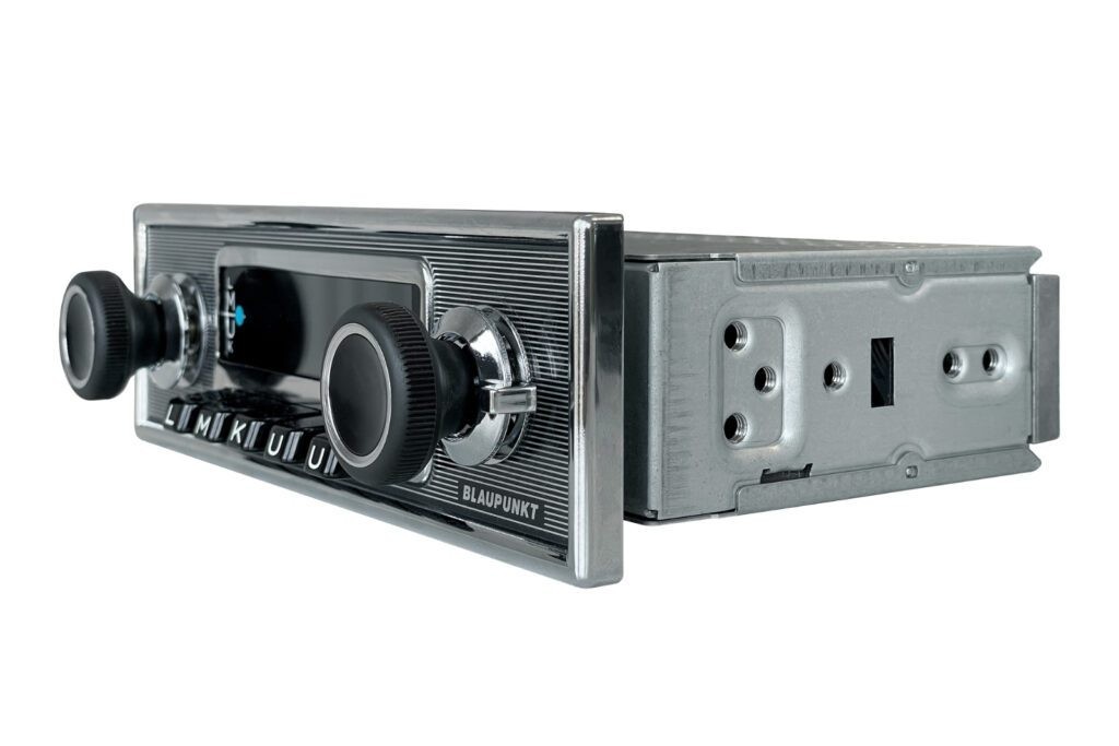 Blaupunkt Frankfurt Stereo MB Retro 70’s Bluetooth 3″ Digital Display DAB FM USB