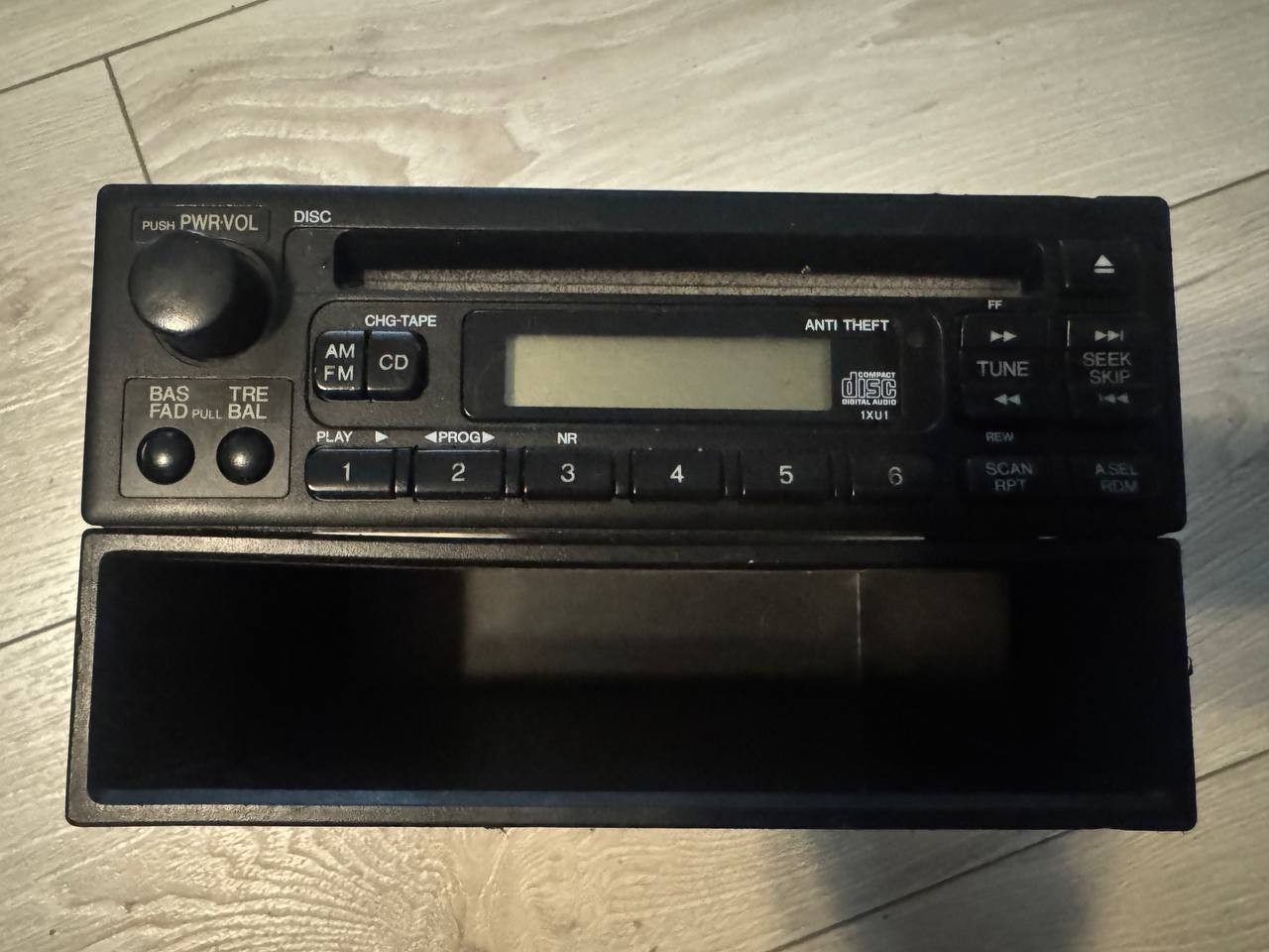 2004 Honda Odissey RECEIVER MP3 CD PLAYER 39100-S0X-A300 OEM