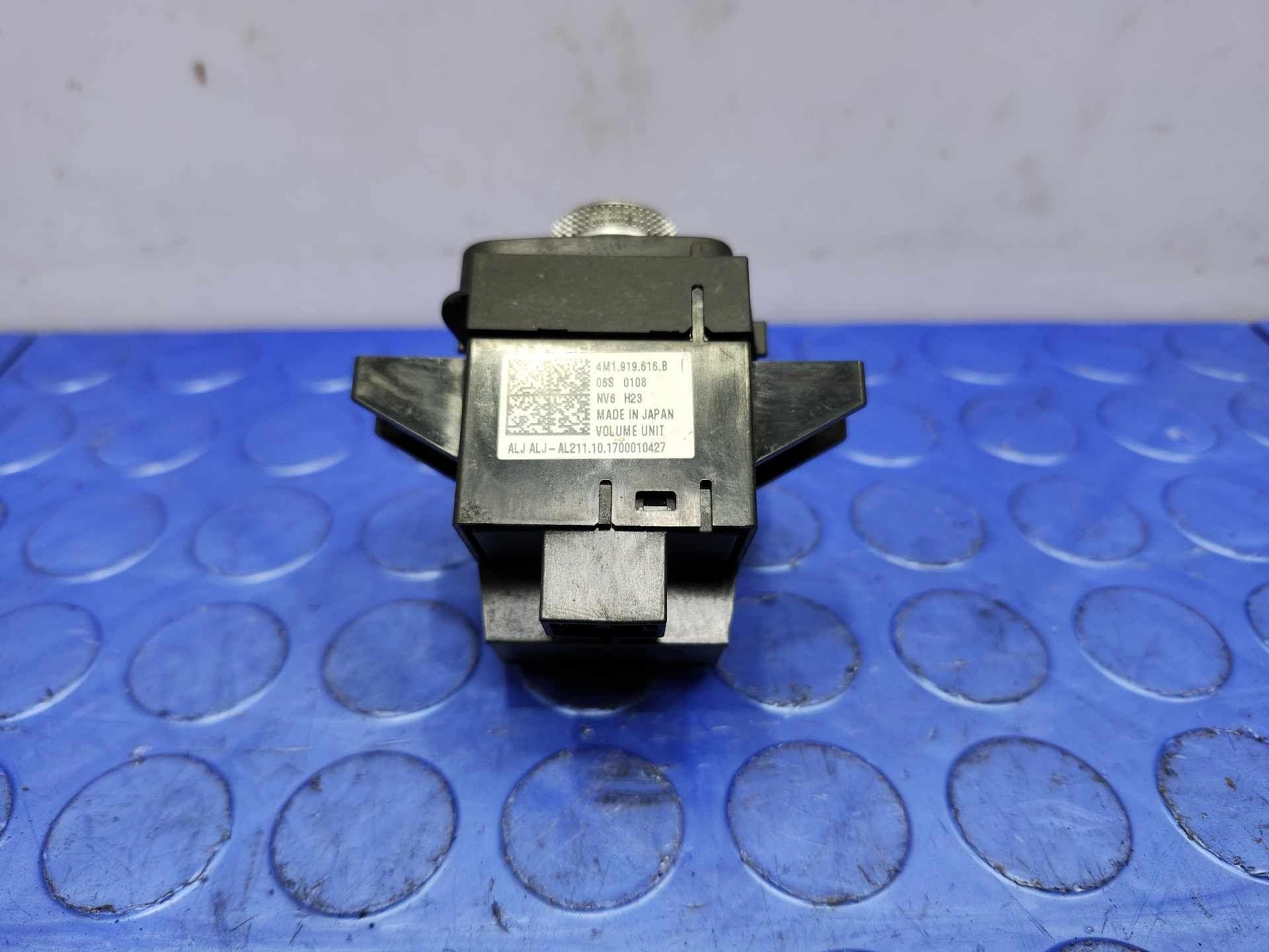 2017-2019 Audi Q7 Opera Unit Switch Volume Control Switch OEM 4M1919616B