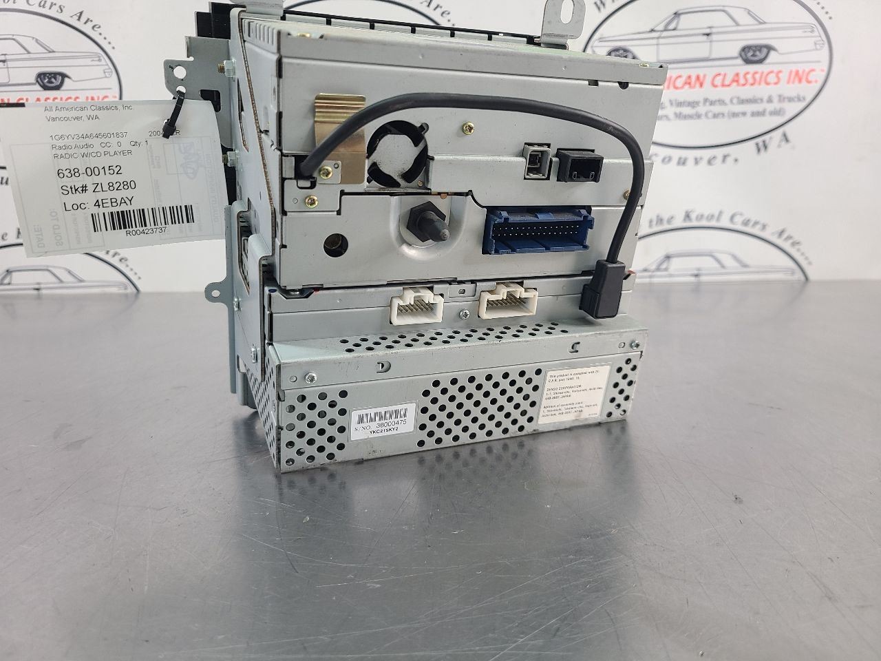 2004-09 Cadillac XLR Factory Radio Display Assembly w/ CD Player, #10353490