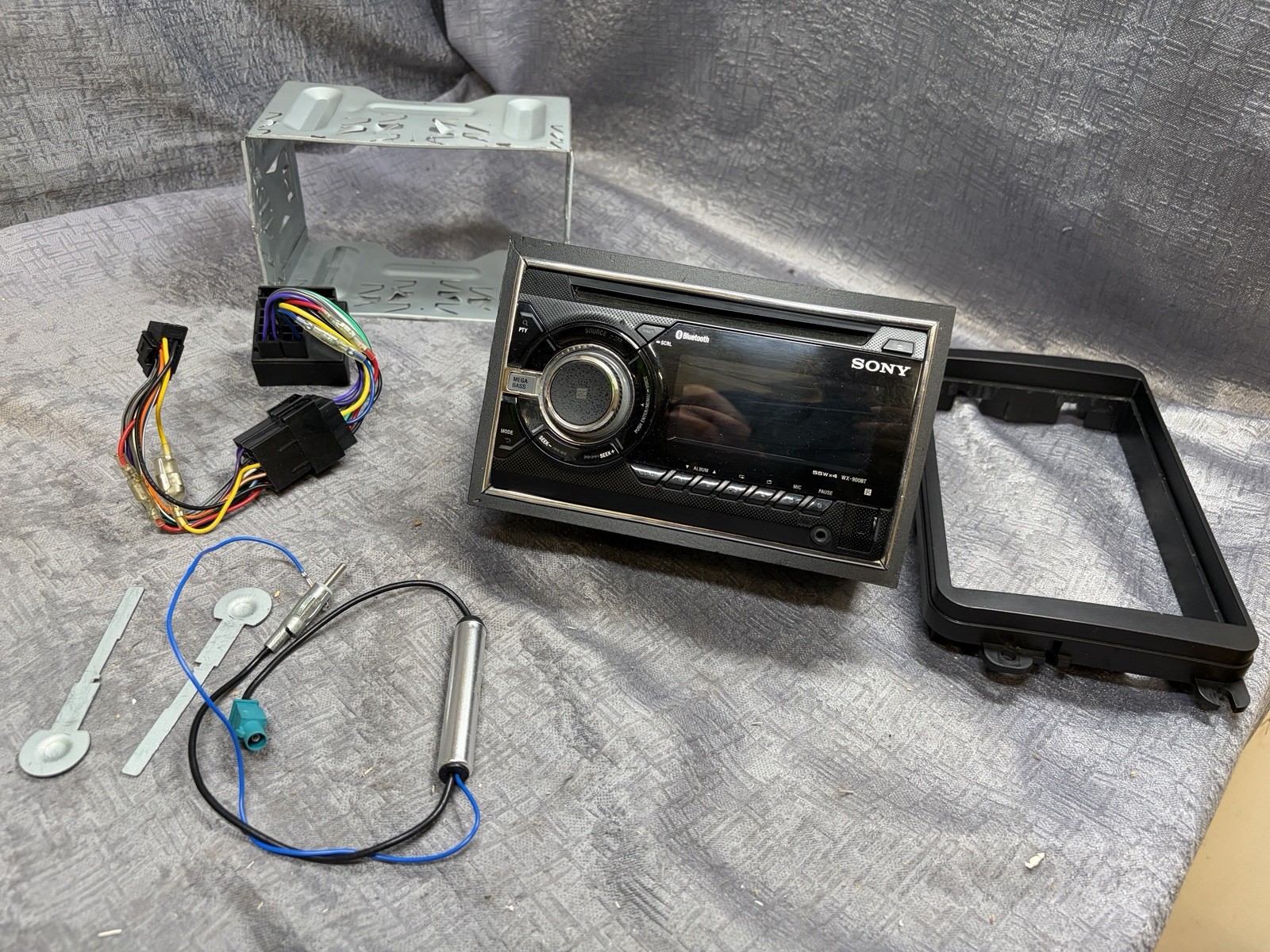 Sony WX900BT Bluetooth Car Stereo **UNTESTED/NOT WORKING**