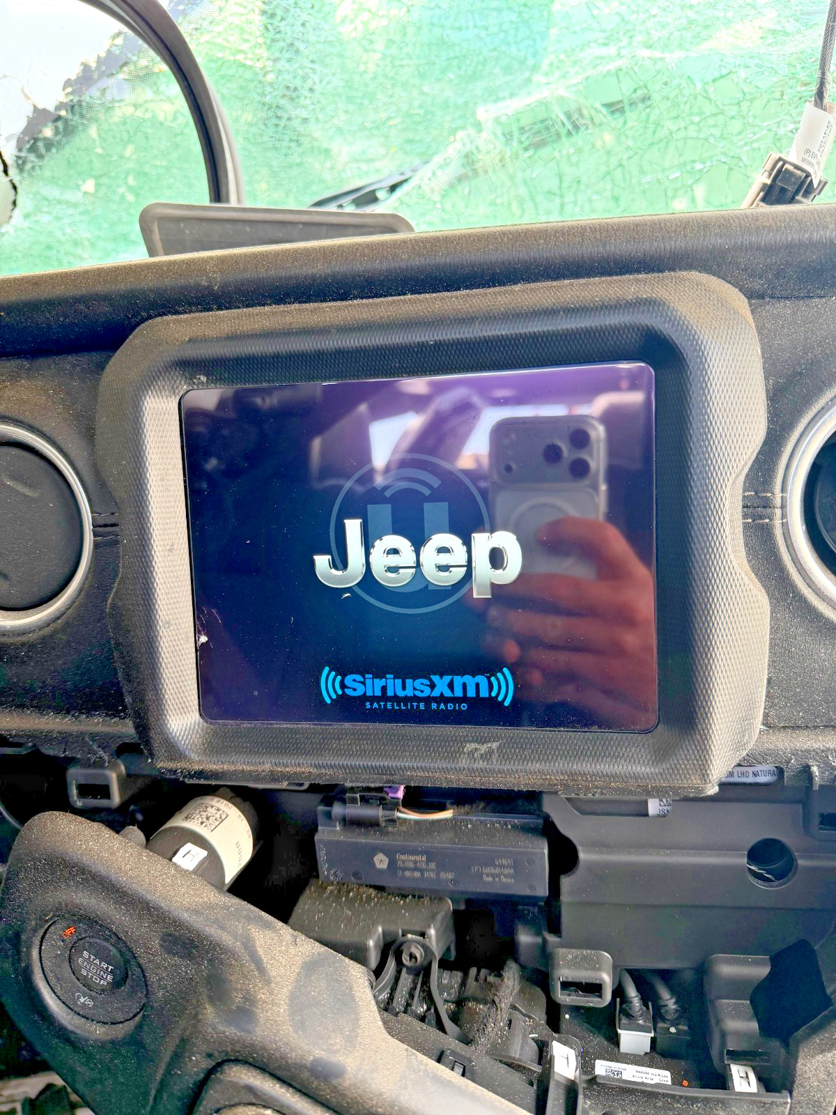 2018 2019 JEEP WRANGLER JL JLU 8.4″ U CONNECT RADIO SCREEN W/ BEZEL & CODE OEM