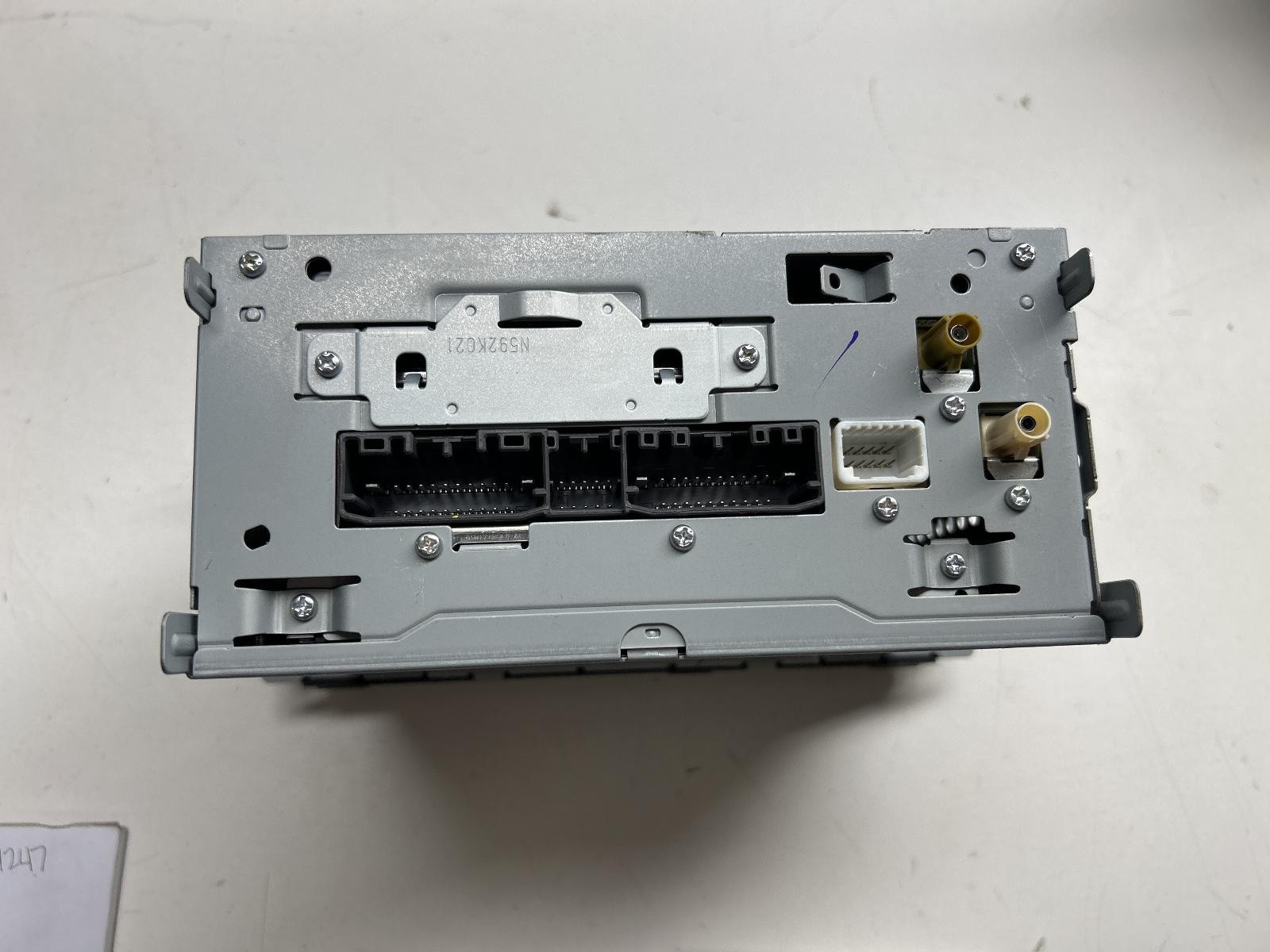 2012-2020 Dodge Caravan Radio/Receiver w/Display, 6.5″ Screen **MISSING KNOB**