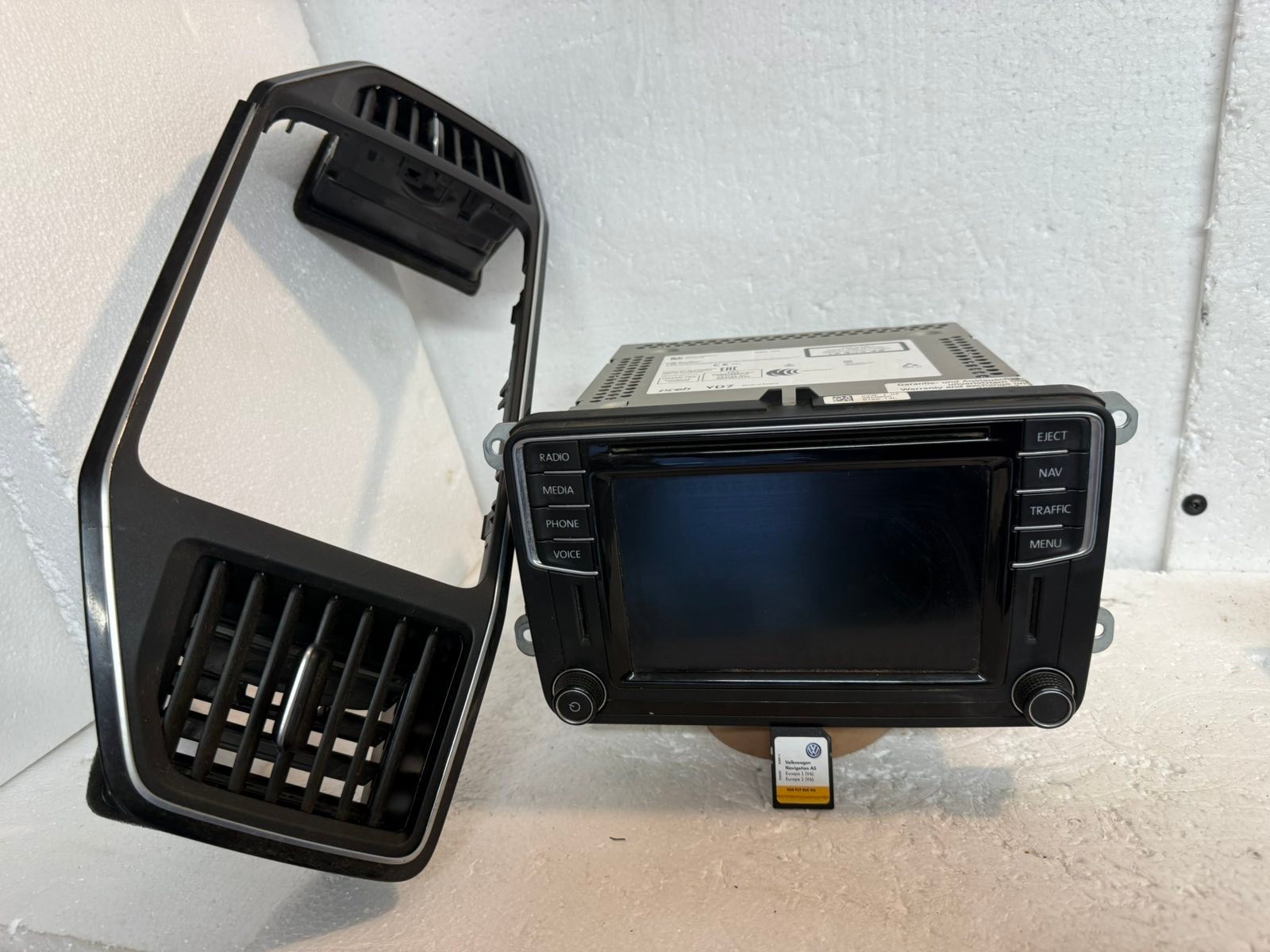 VW Amarok discovery midSTD2PQ+/NAV car multimedia player sat nav,DAB,BT,carplay