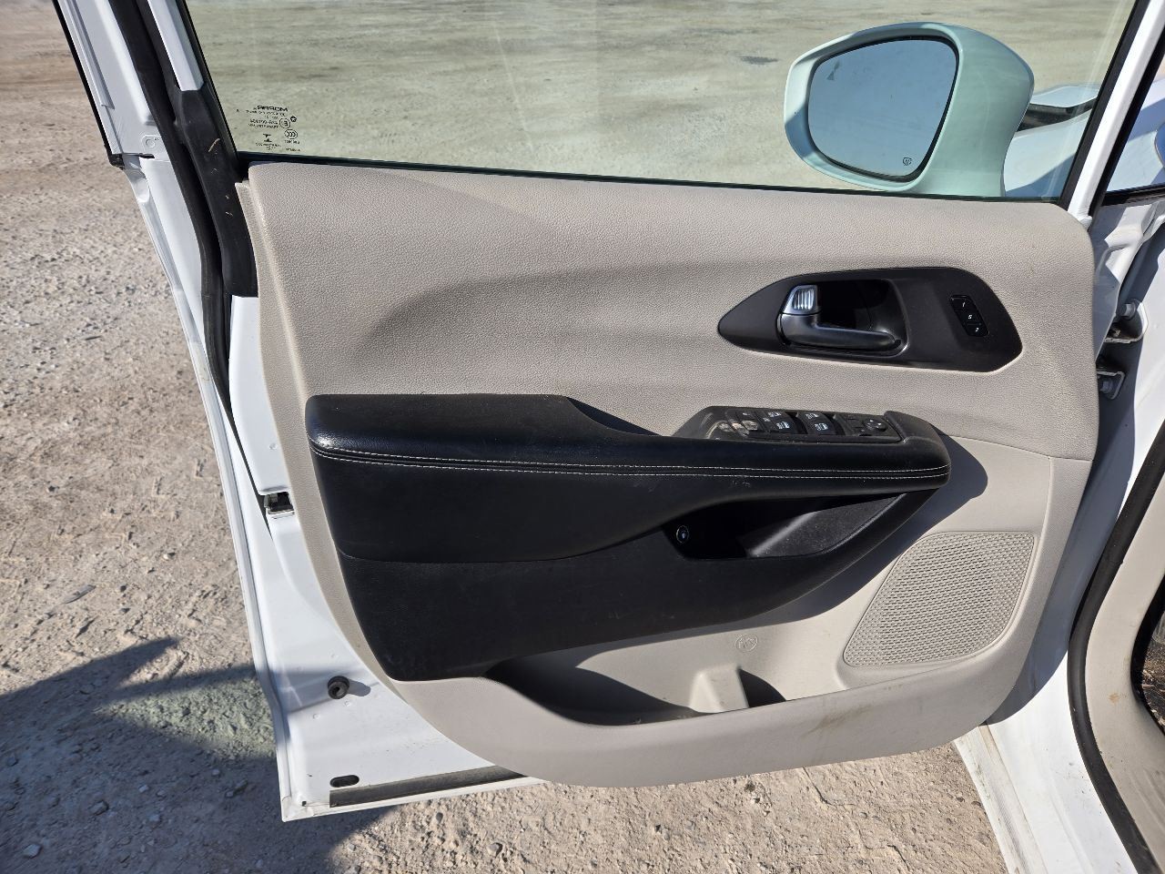2021-2025 Chrysler PACIFICA Front Dash 10.1″ Display Screen Silver Bezel
