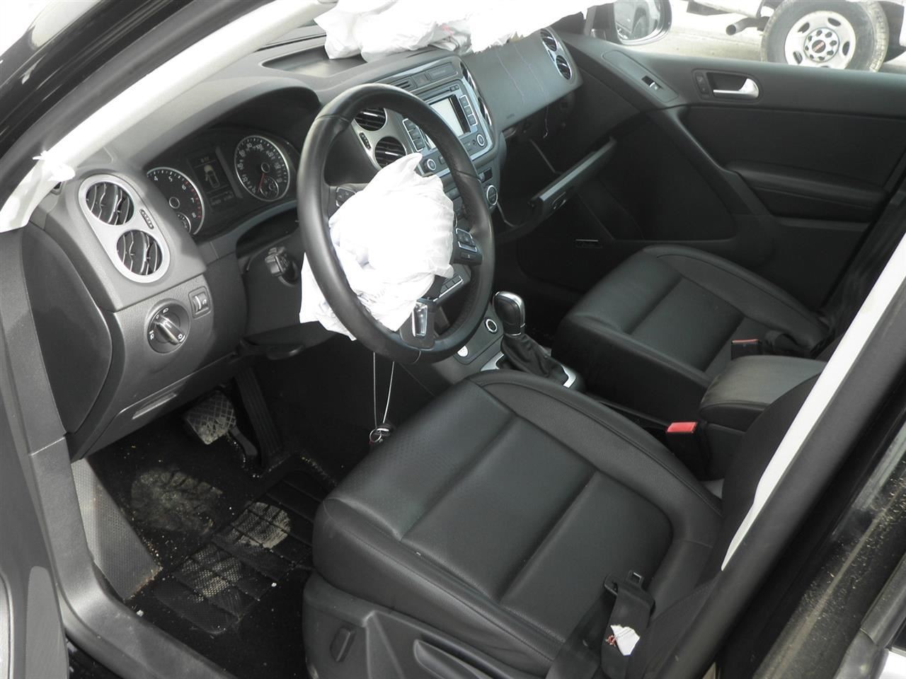 Radio Receiver Am-fm-cd-dvd-navigation Fits 09-17 TIGUAN