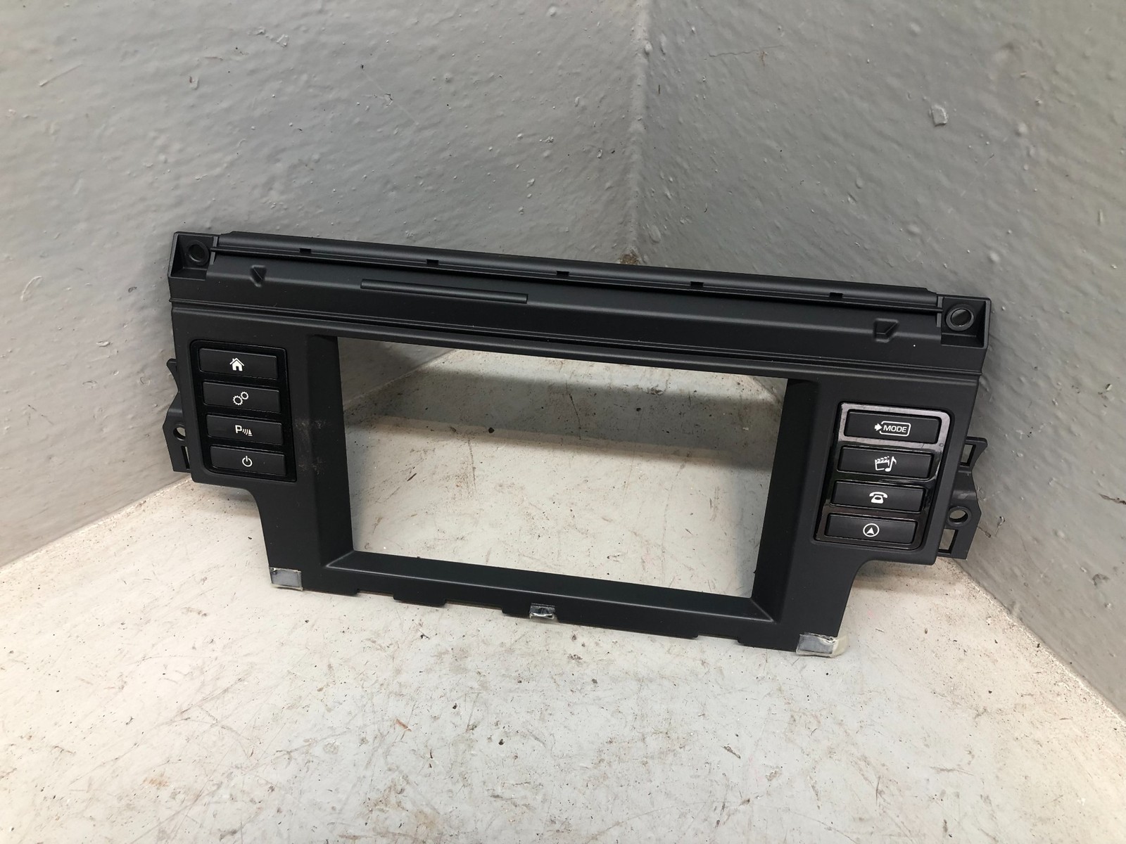 Discovery Sport Screen Surround Dashboard Switch FK72-19F211-LC L550 Land Rover