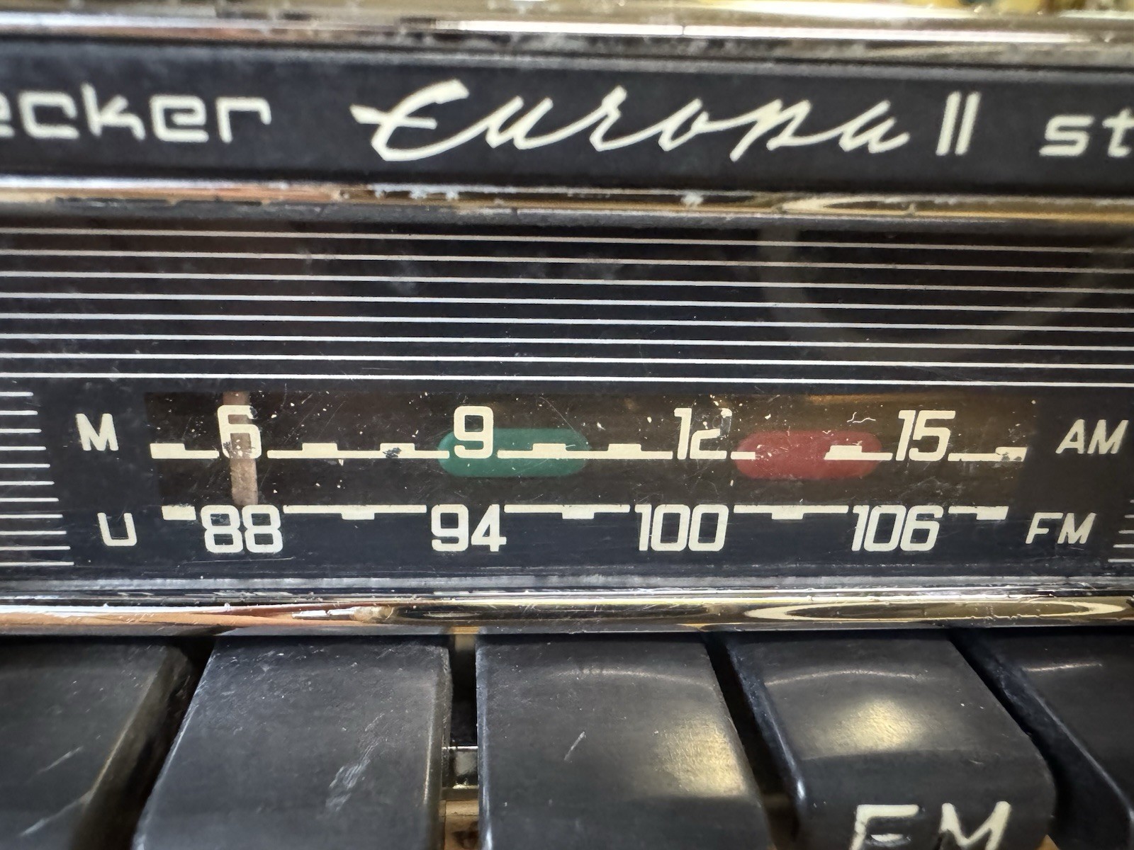 Vintage Mercedes BECKER EUROPA II 2 Stereo 5 button AM/FM Car Radio W123 R107