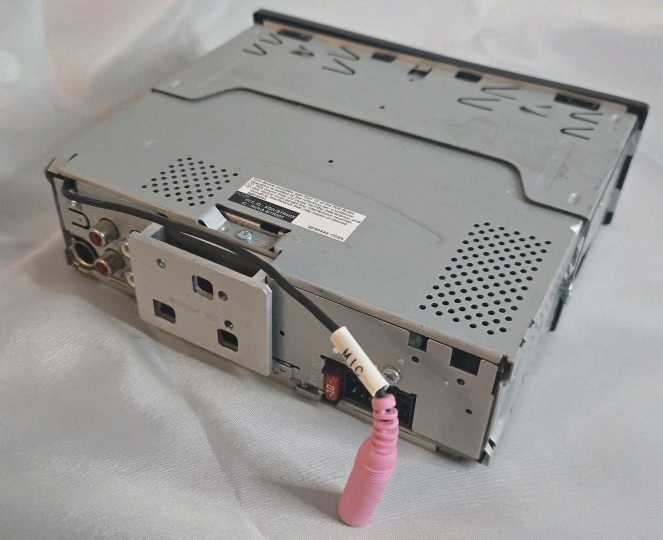 JVC KD-R540 AM-FM CD Receiver w/AUX,USB PANDORA