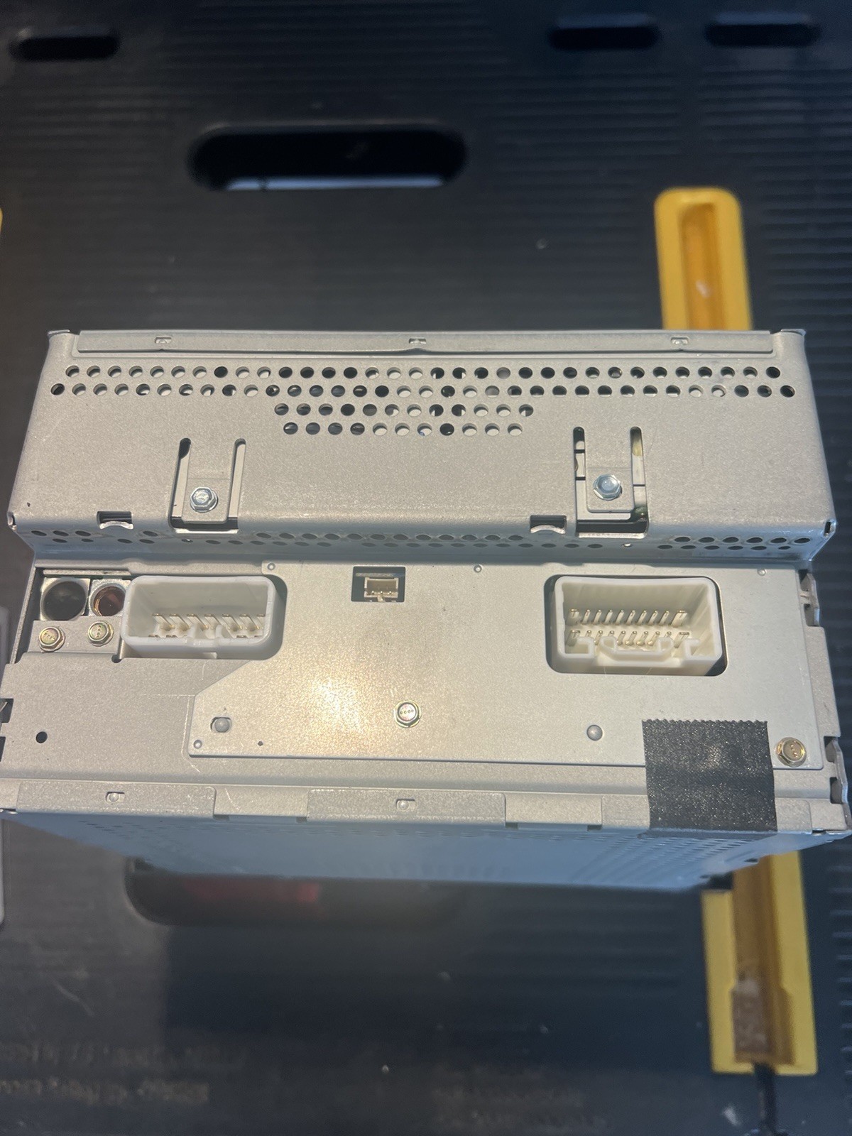 2004 Toyota Avalon Stereo/CD stuck inside. Includes iPhone interface.