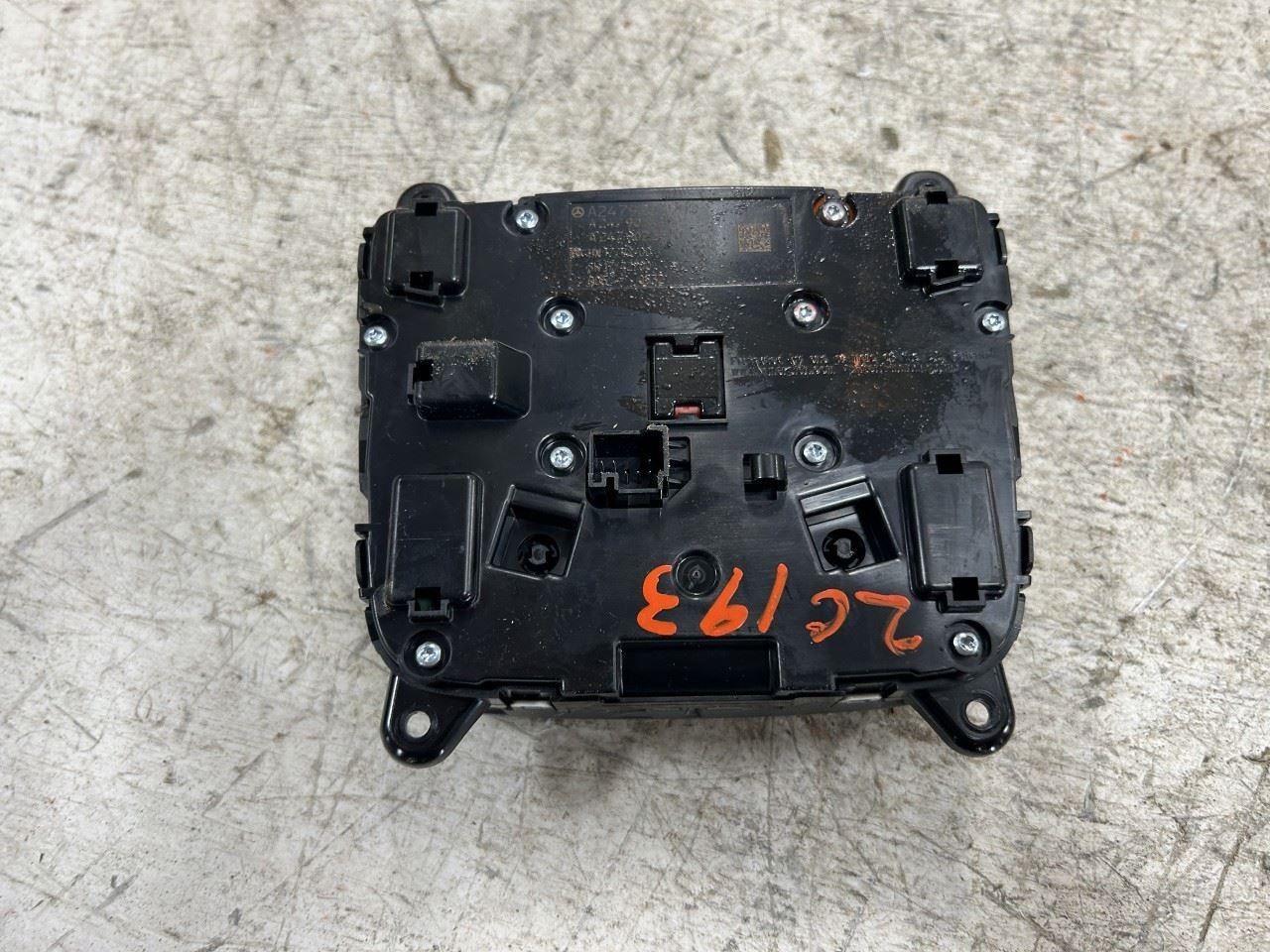 2021 MERCEDES BENZ GLS580 OEM Center Console Controller Part Number A2479003903
