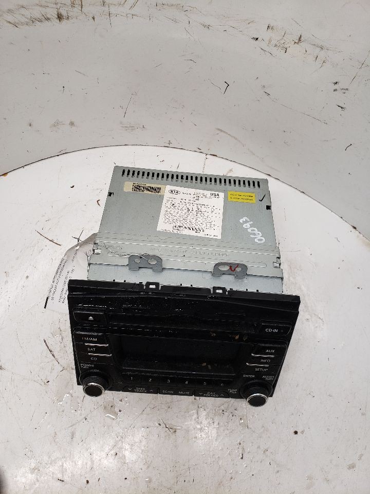 2011-2013 Kia Optima Radio EX Luxury Canada Receiver Stereo Receiver OEM 1409237